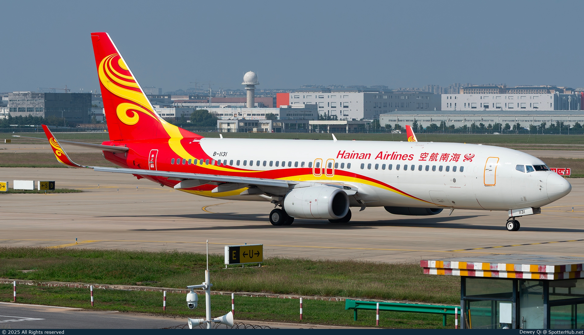 Photo of B-1131 - Boeing 737-84P operated by Hainan Airlines