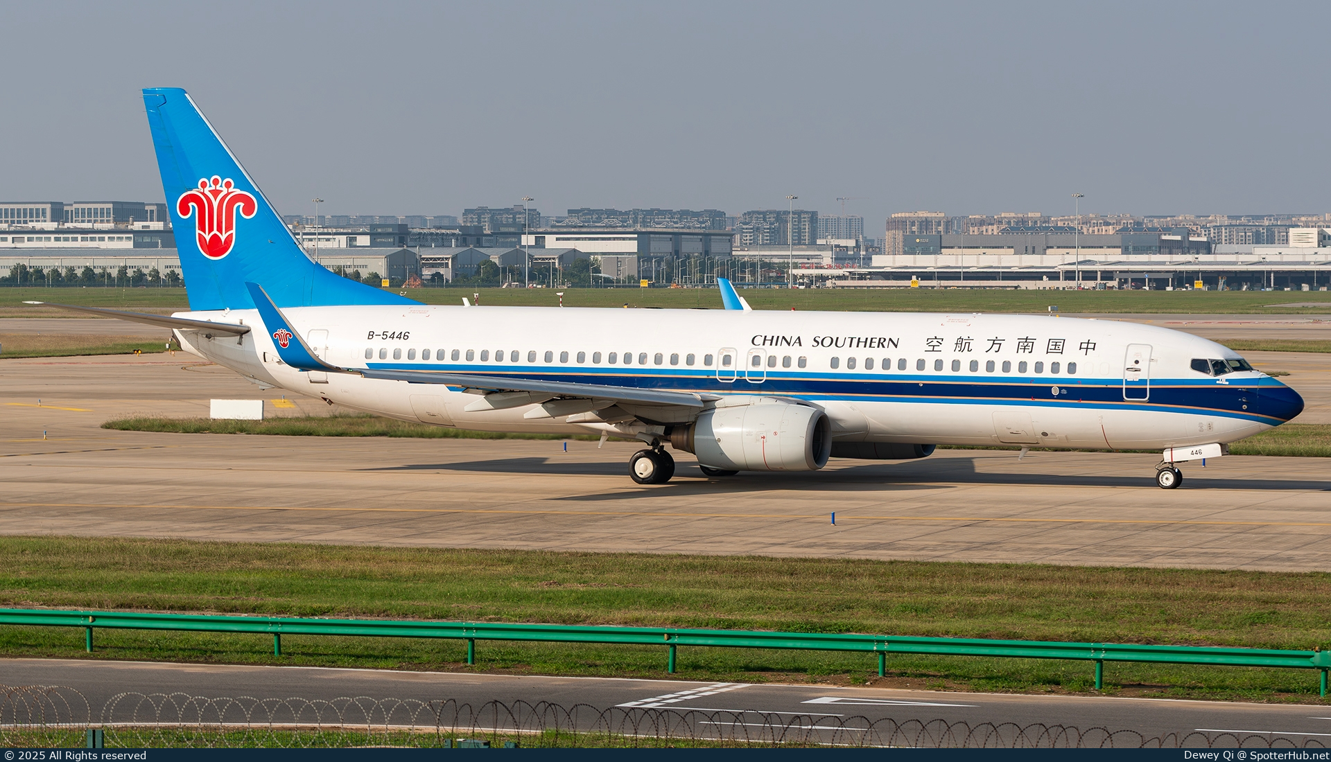 Photo of B-5446 - Boeing 737-81B operated by China Southern Airlines