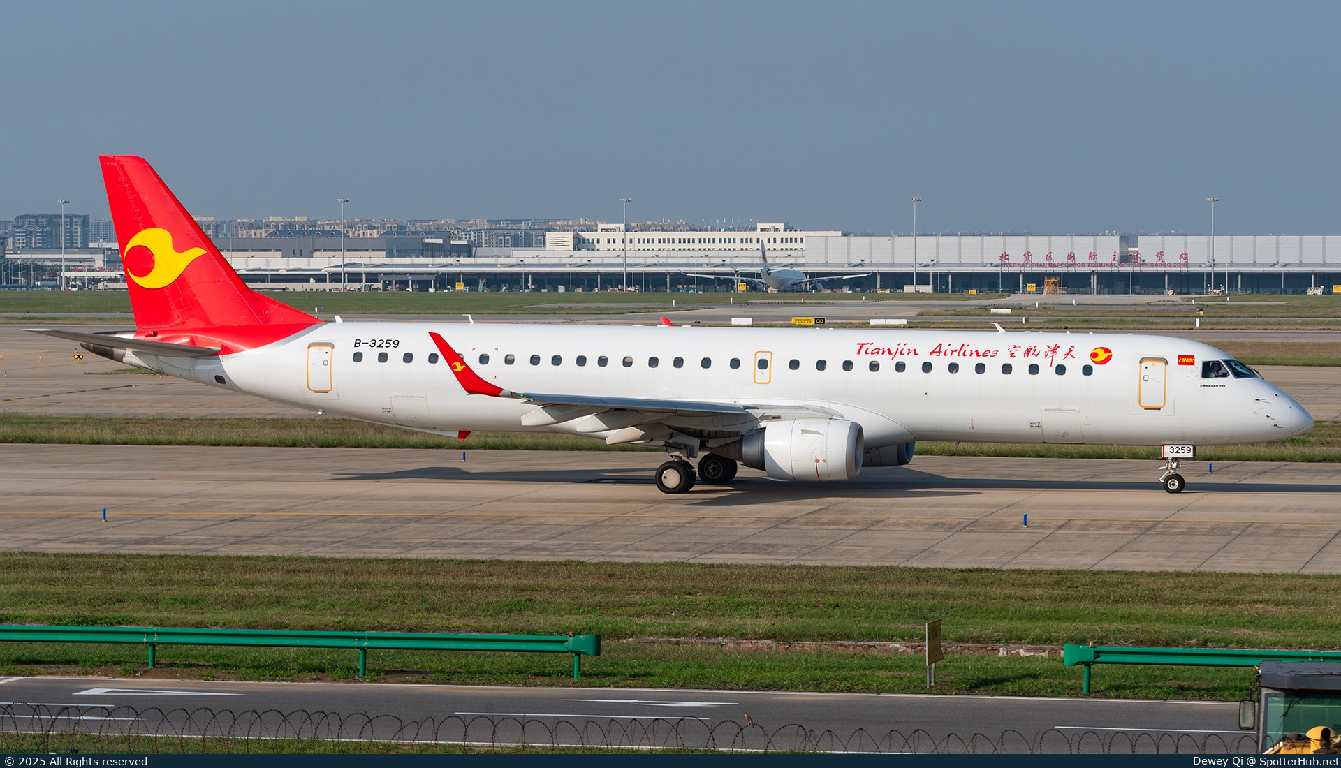 Photo of B-3259 - Embraer ERJ-195LR operated by Tianjin Airlines