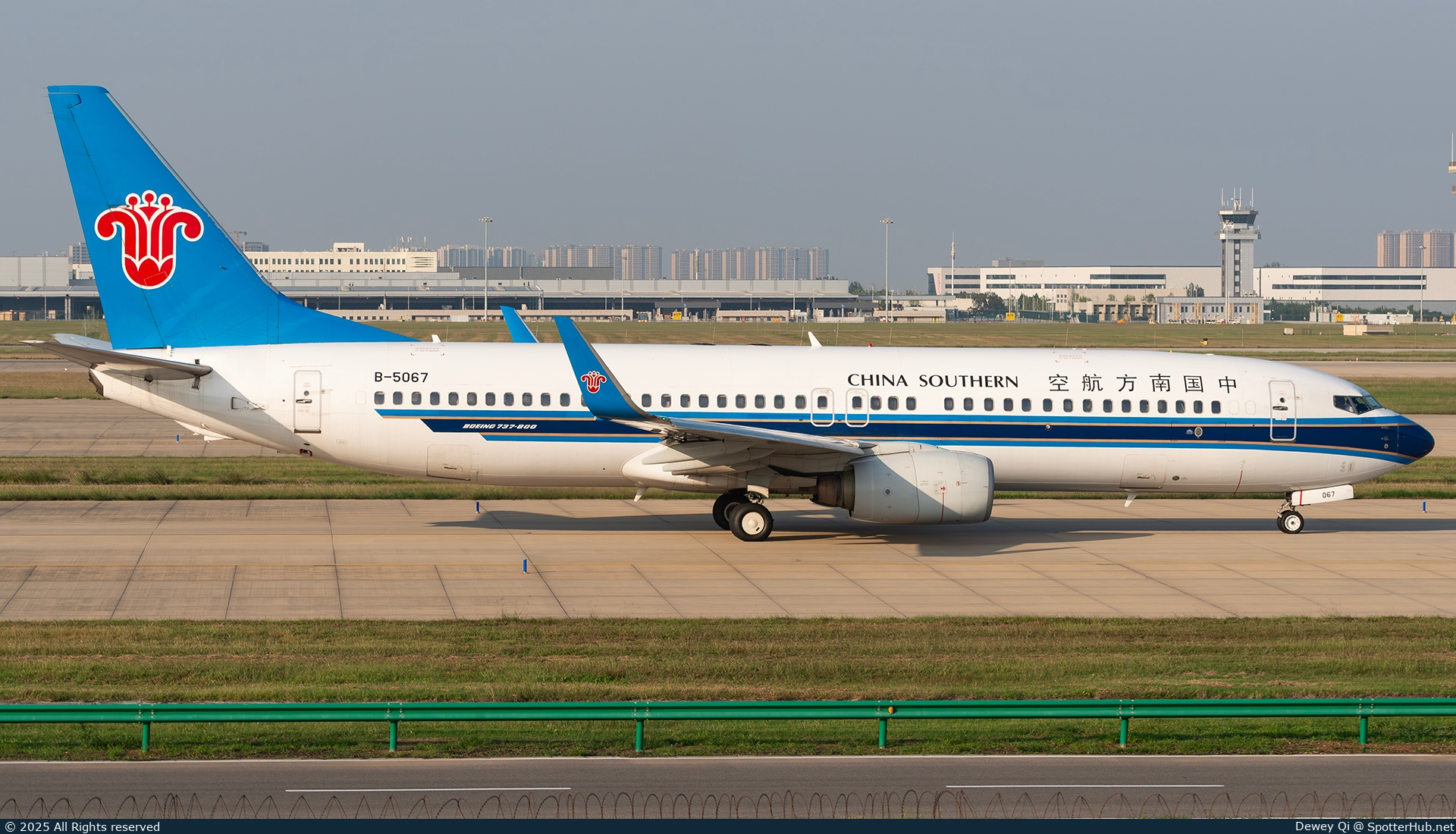 Photo of B-5067 - Boeing 737-81B operated by China Southern Airlines