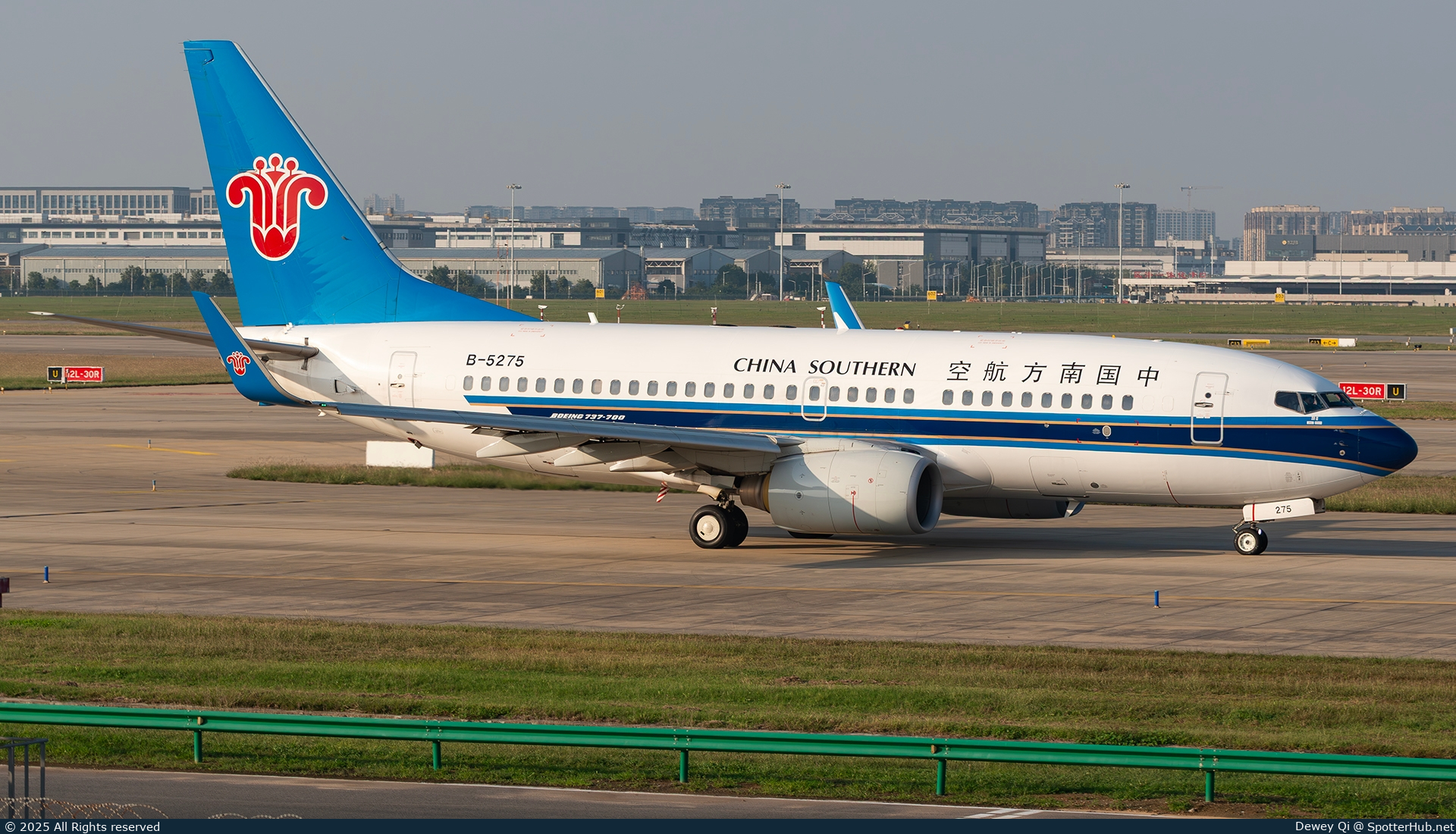 Photo of B-5275 - Boeing 737-71B operated by China Southern Airlines