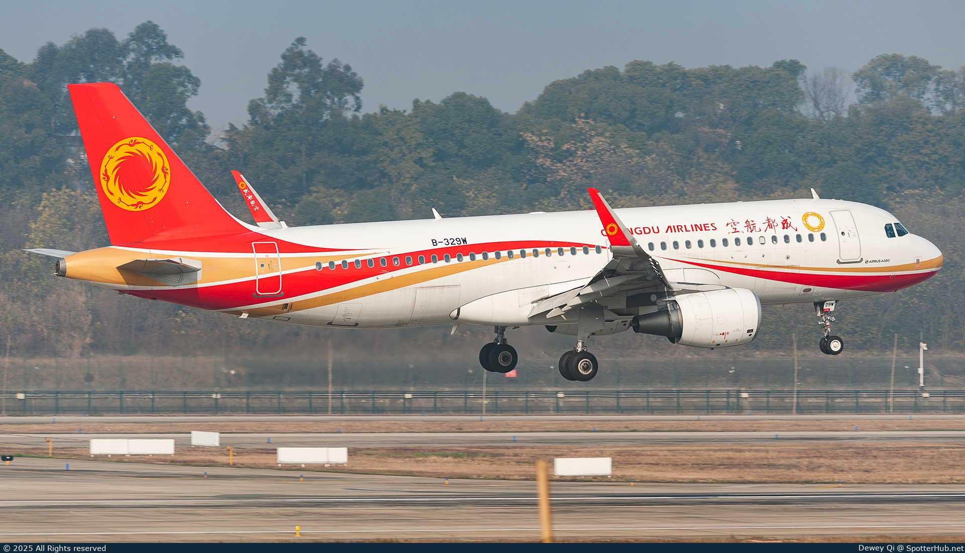 Photo of B-329W - Airbus A320-214 operated by Chengdu Airlines