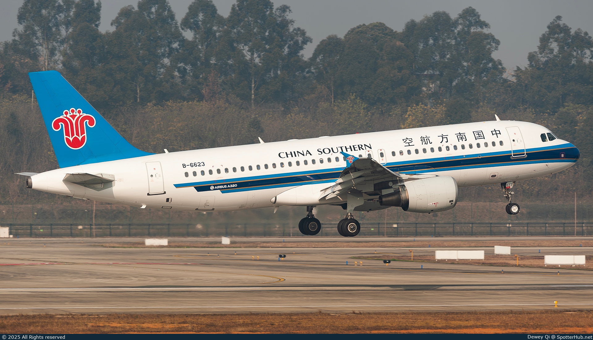 Photo of B-6623 - Airbus A320-214 operated by China Southern Airlines