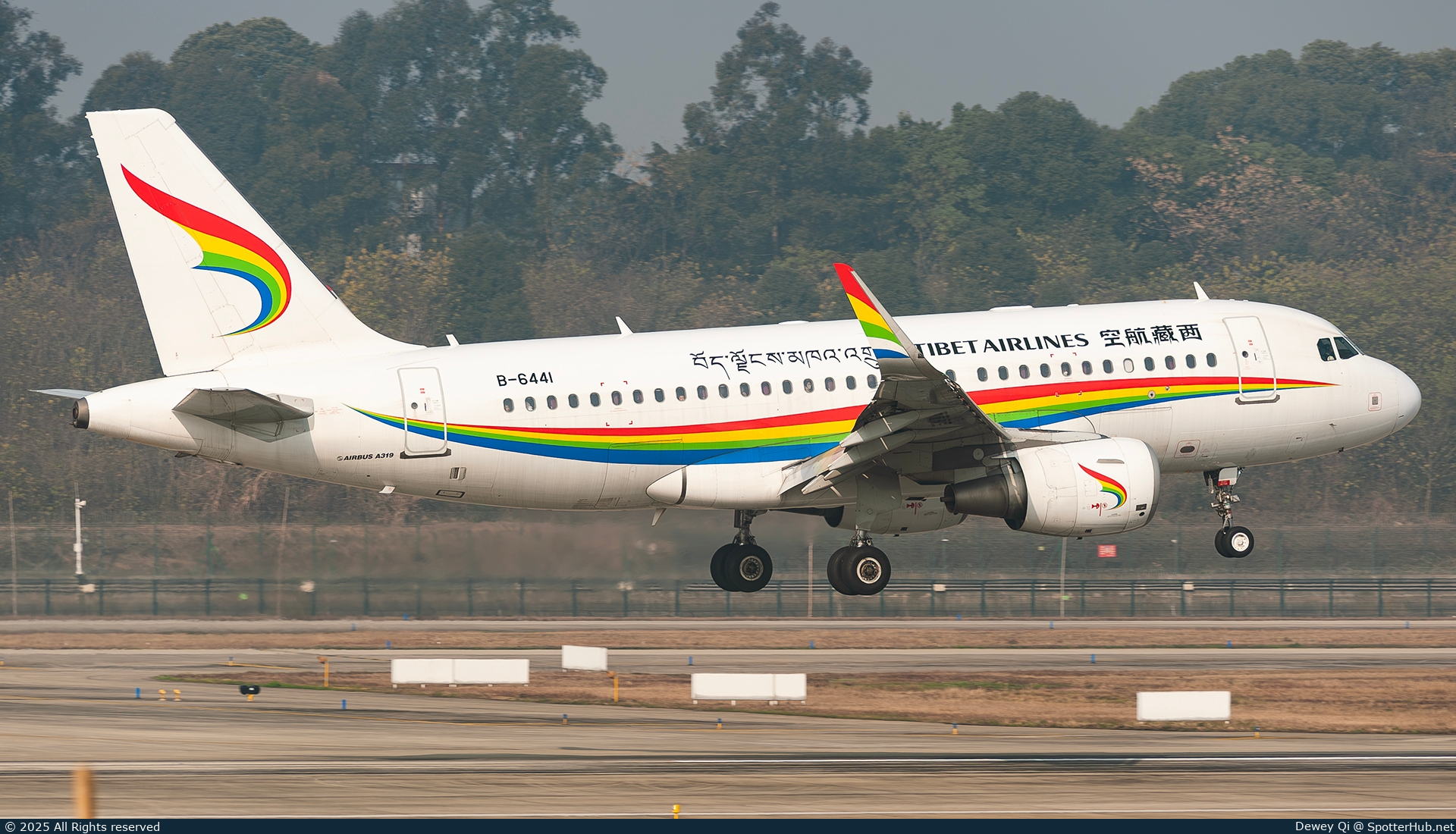 Photo of B-6441 - Airbus A319-115 operated by Tibet Airlines