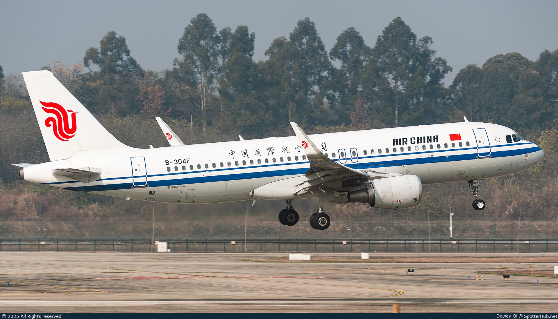 Photo of B-304F - Airbus A320-214 operated by Air China