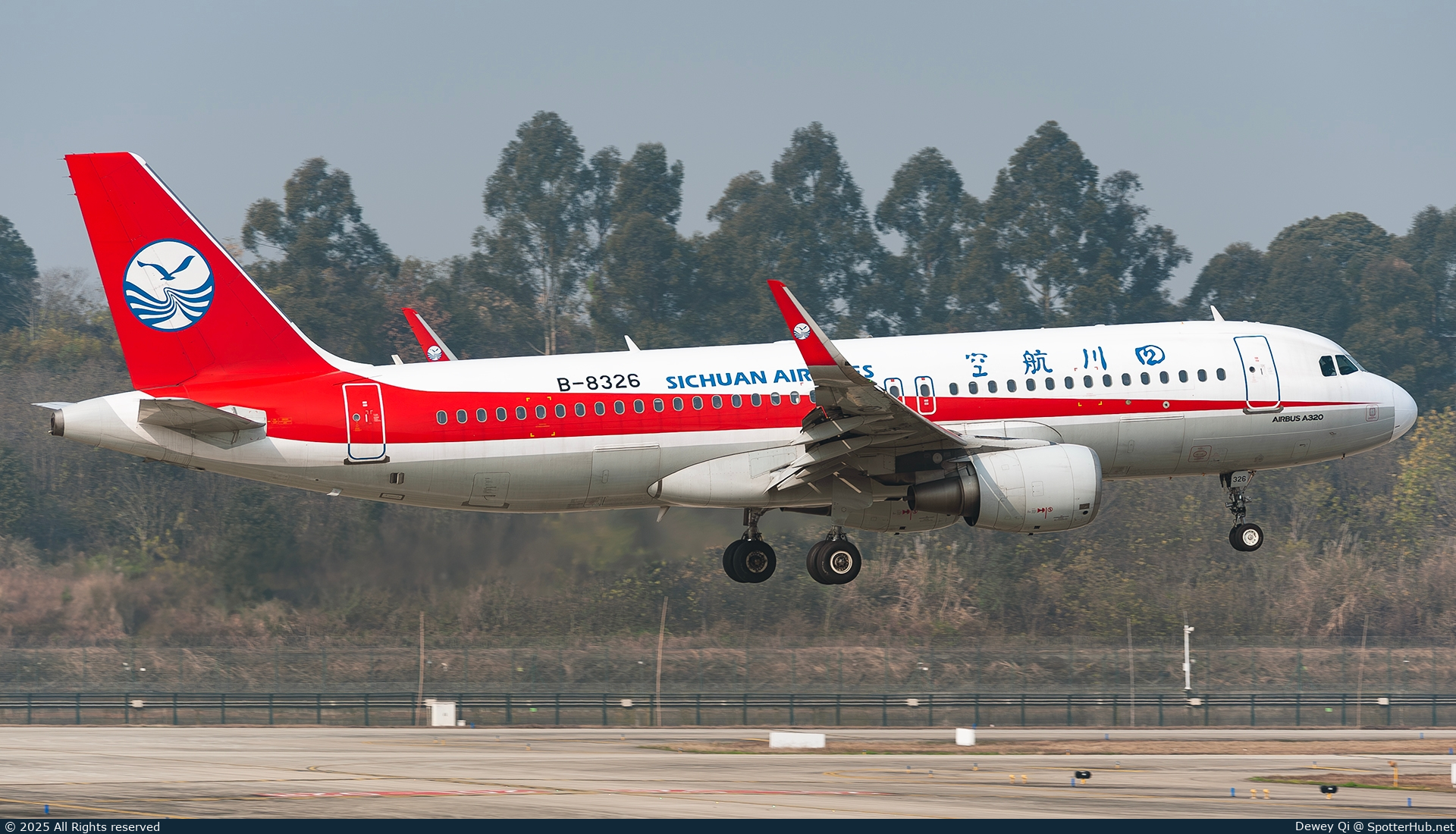 Photo of B-8326 - Airbus A320-214 operated by Sichuan Airlines