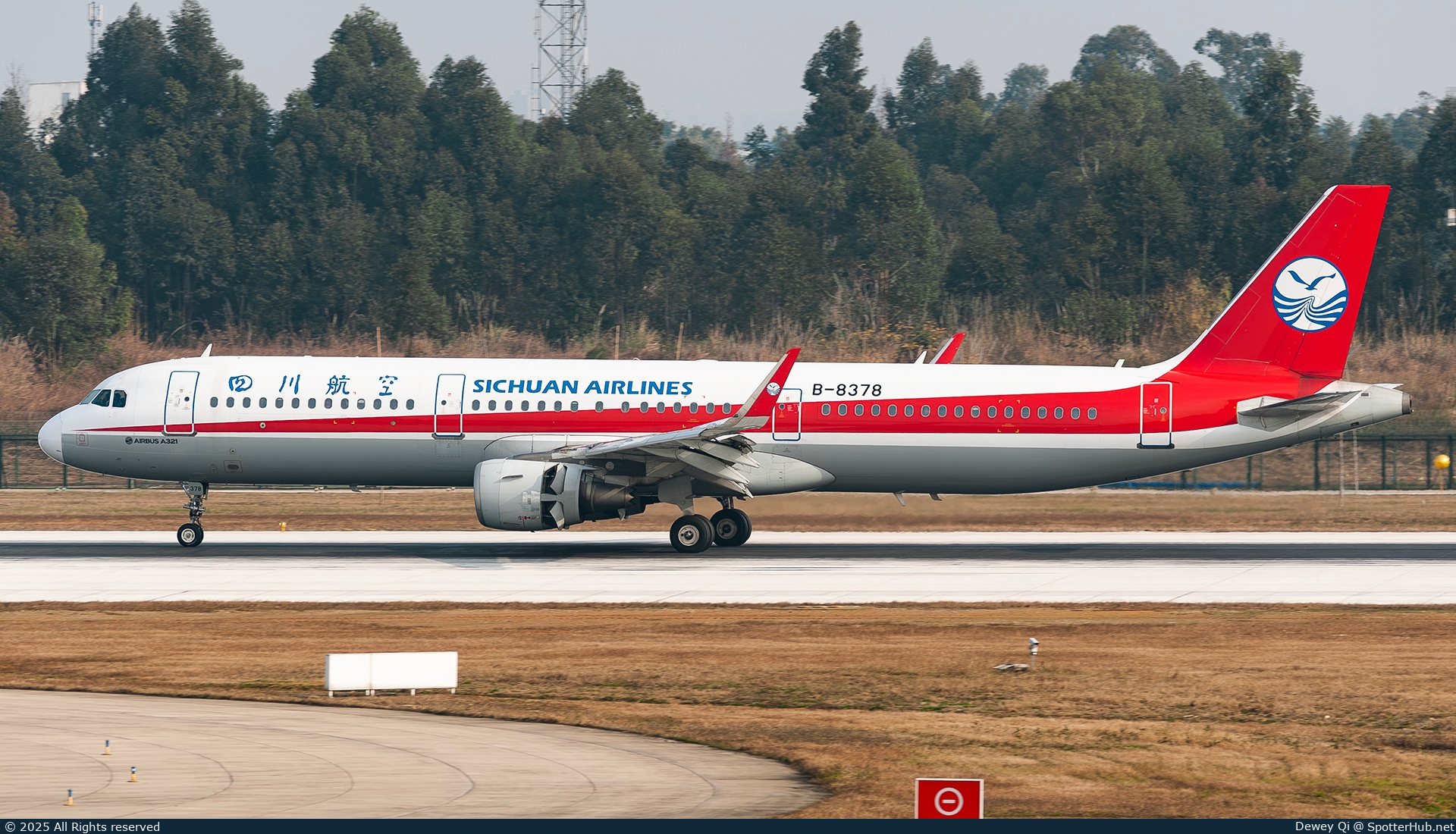 Photo of B-8378 - Airbus A321-211 operated by Sichuan Airlines