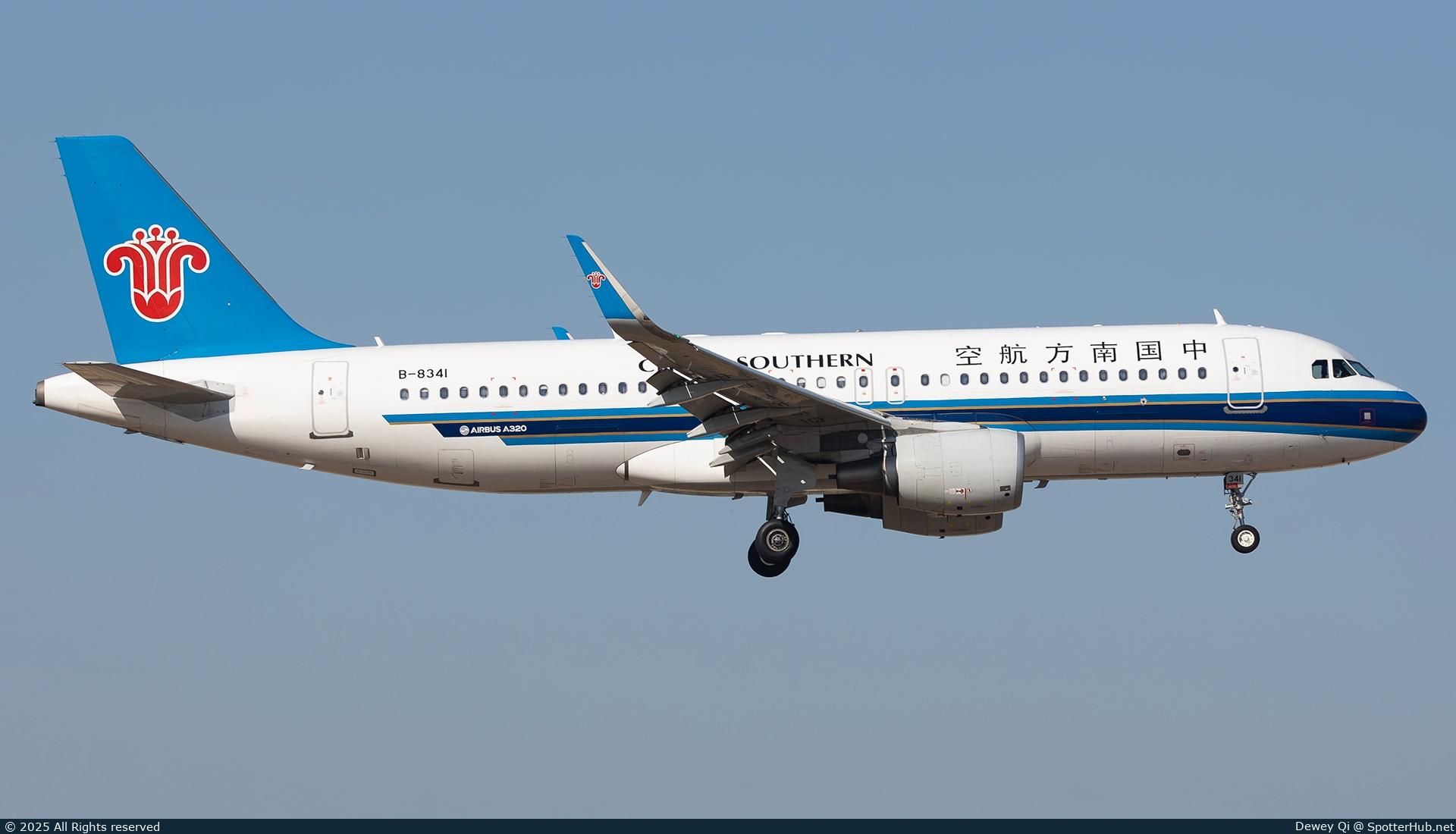 Photo of B-8341 - Airbus A320-214 operated by China Southern Airlines