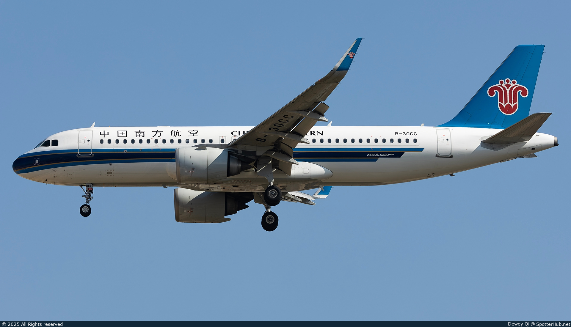 Photo of B-30CC - Airbus A320-251N operated by China Southern Airlines