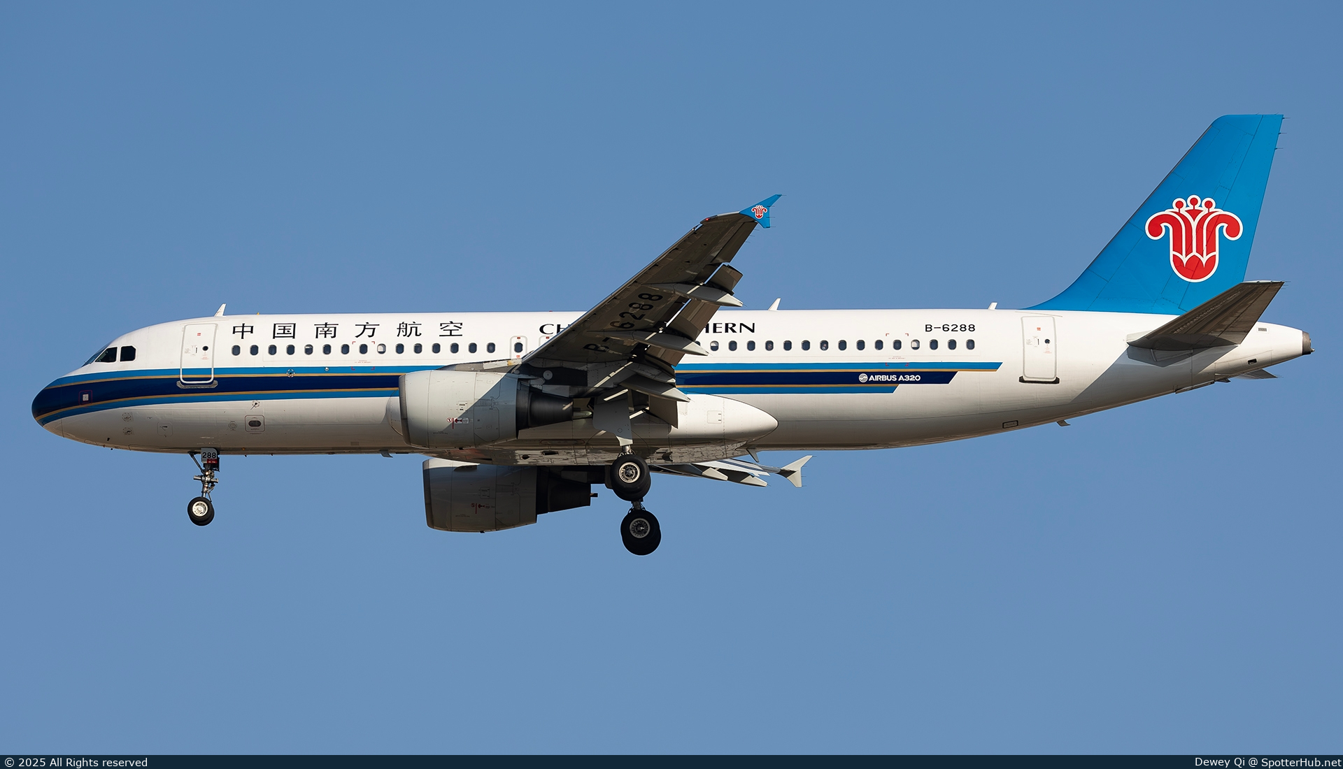 Photo of B-6288 - Airbus A320-214 operated by China Southern Airlines