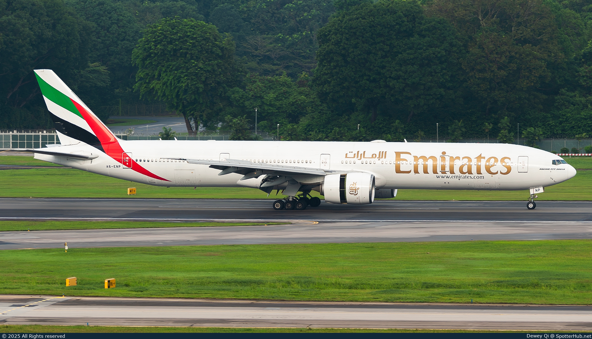 Photo of A6-ENP - Boeing 777-31H(ER) operated by Emirates