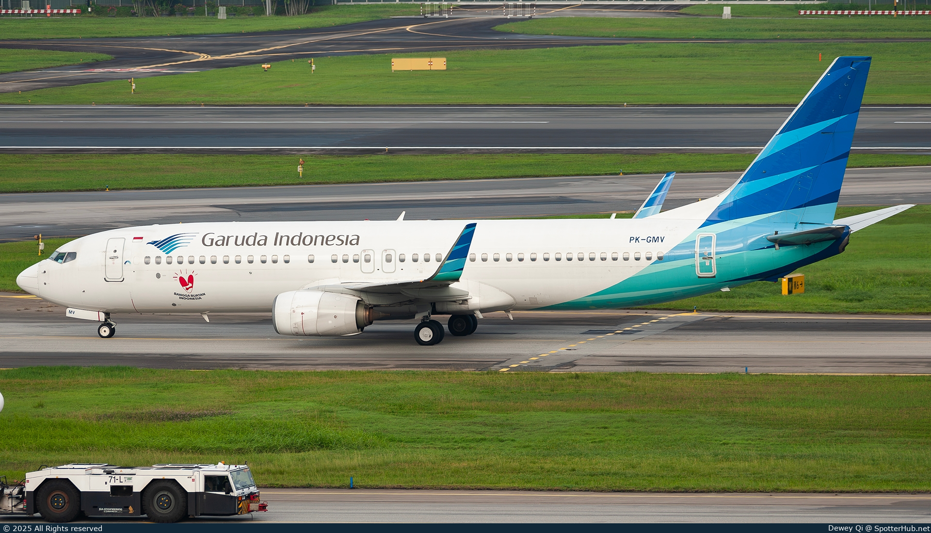 Photo of PK-GMV - Boeing 737-8U3 operated by Garuda Indonesia