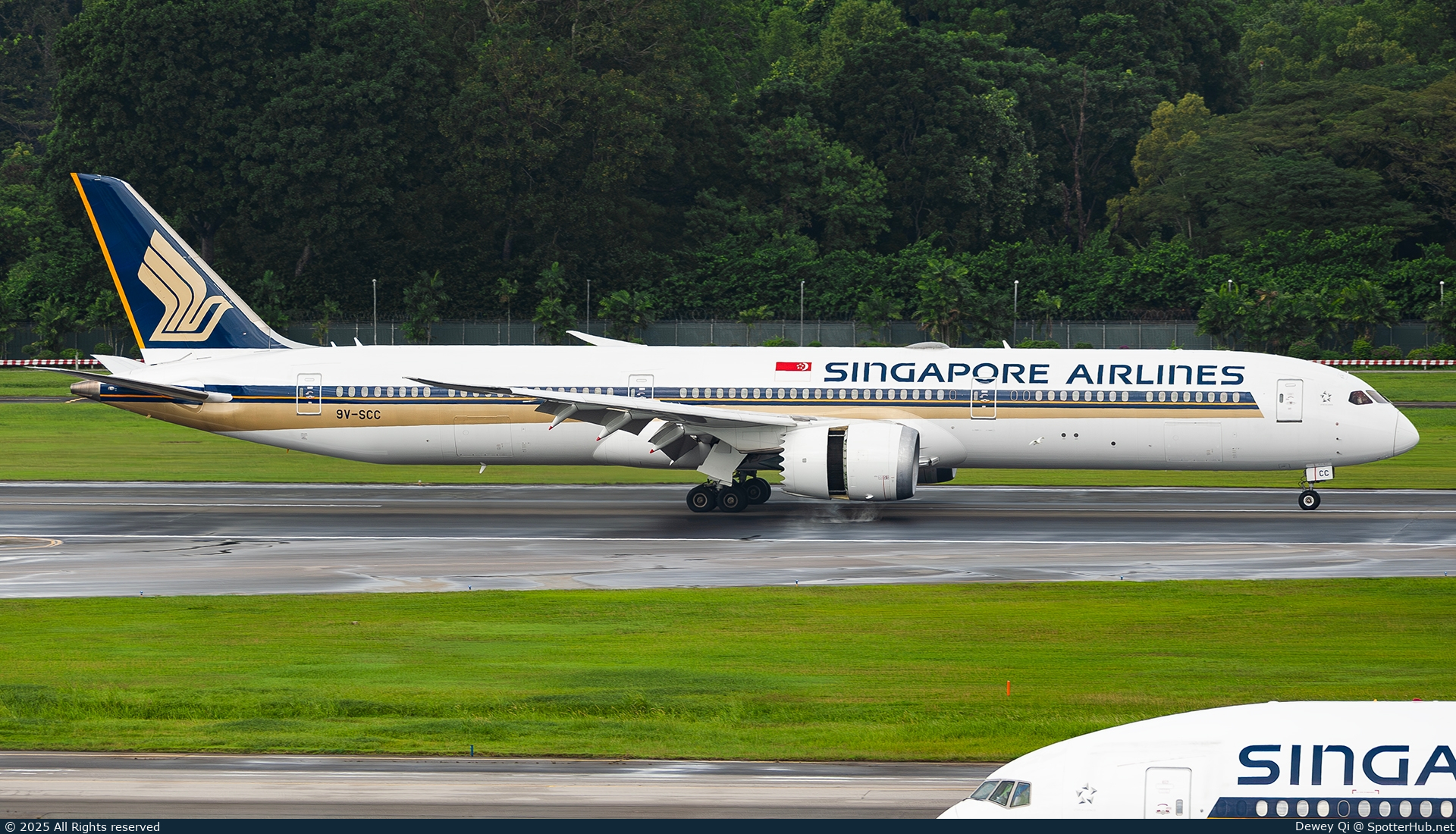 Photo of 9V-SCC - Boeing 787-10 Dreamliner operated by Singapore Airlines