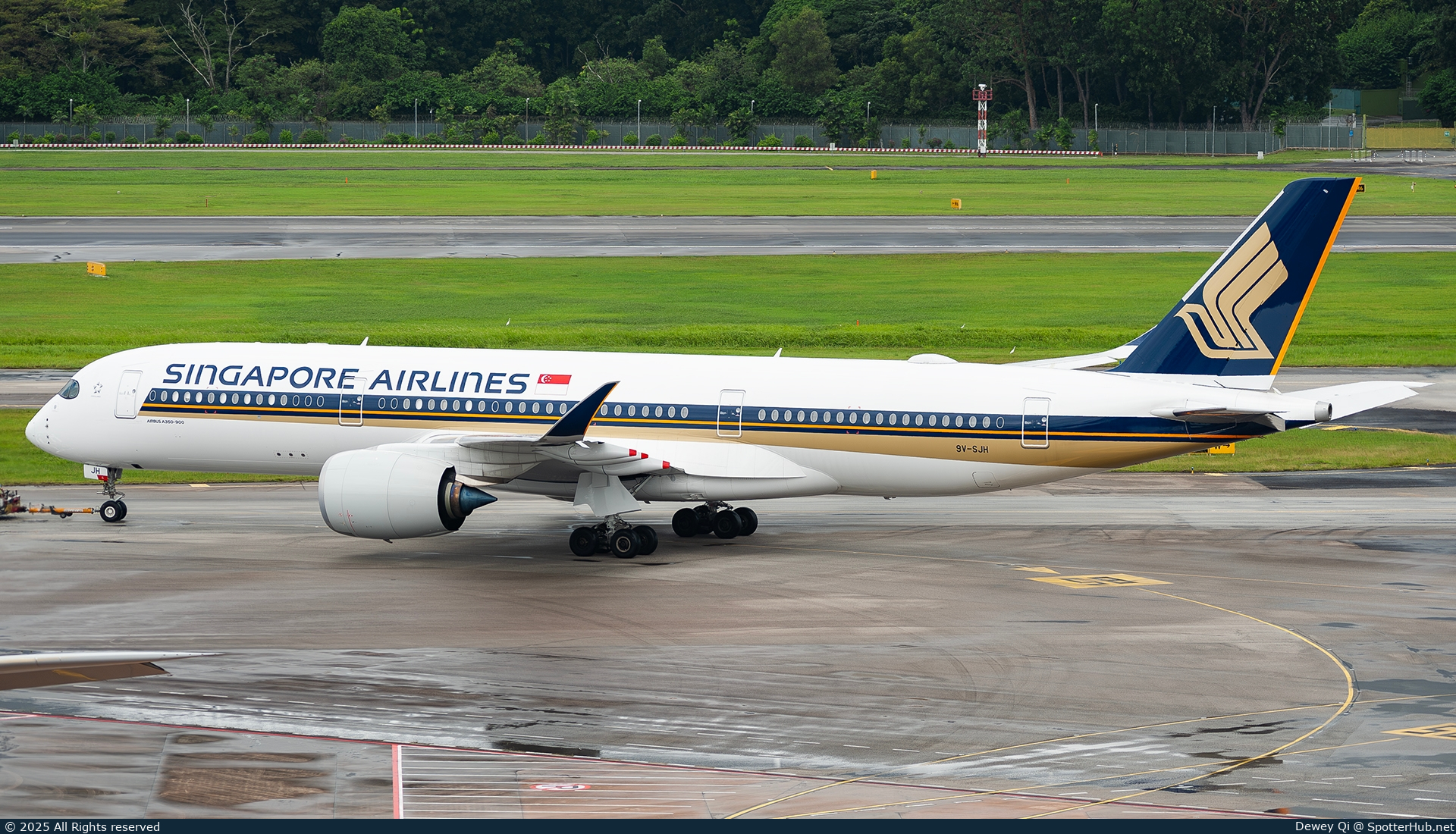 Photo of 9V-SJH - Airbus A350-941 operated by Singapore Airlines