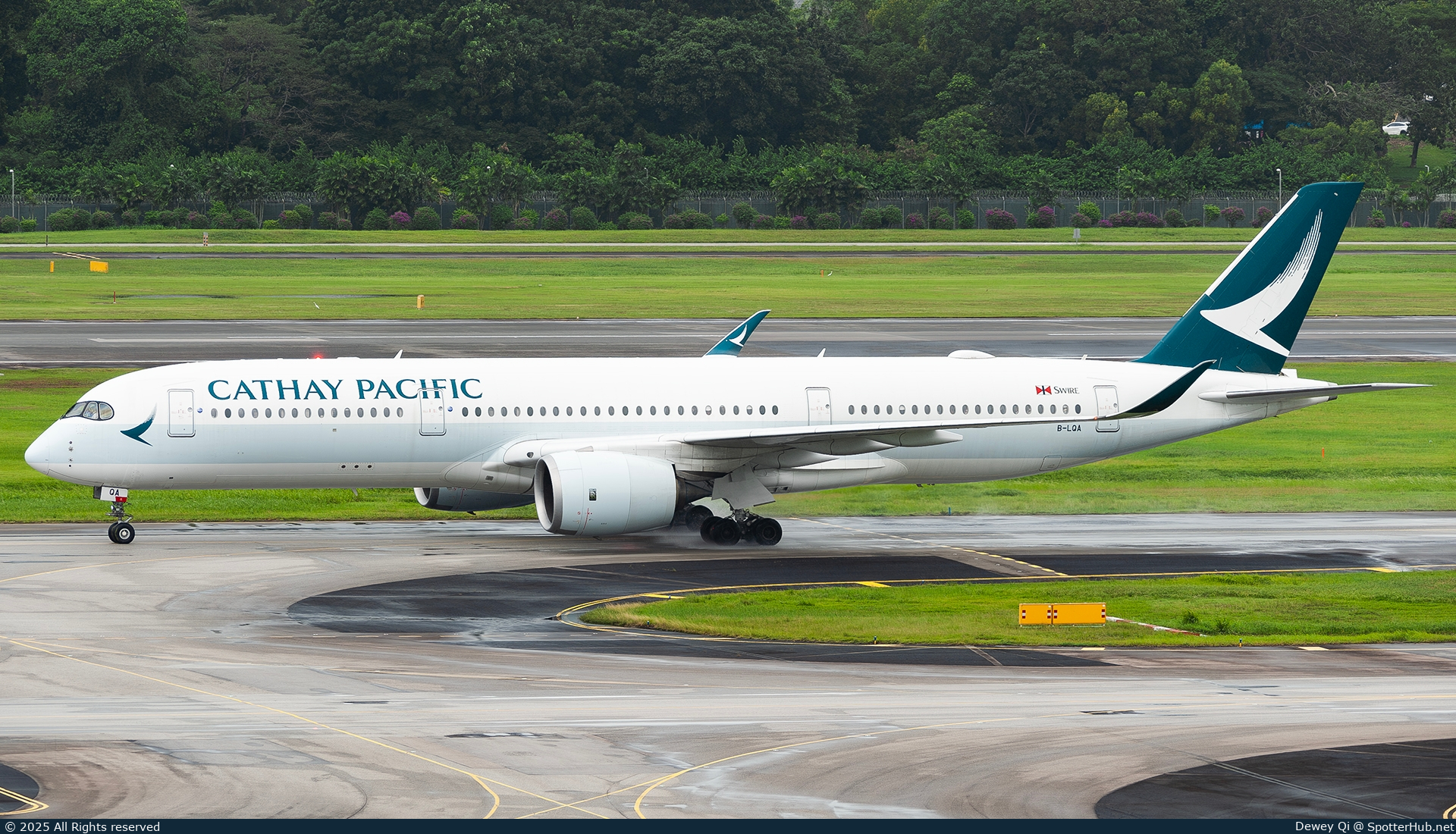 Photo of B-LQA - Airbus A350-941 operated by Cathay Pacific Airways