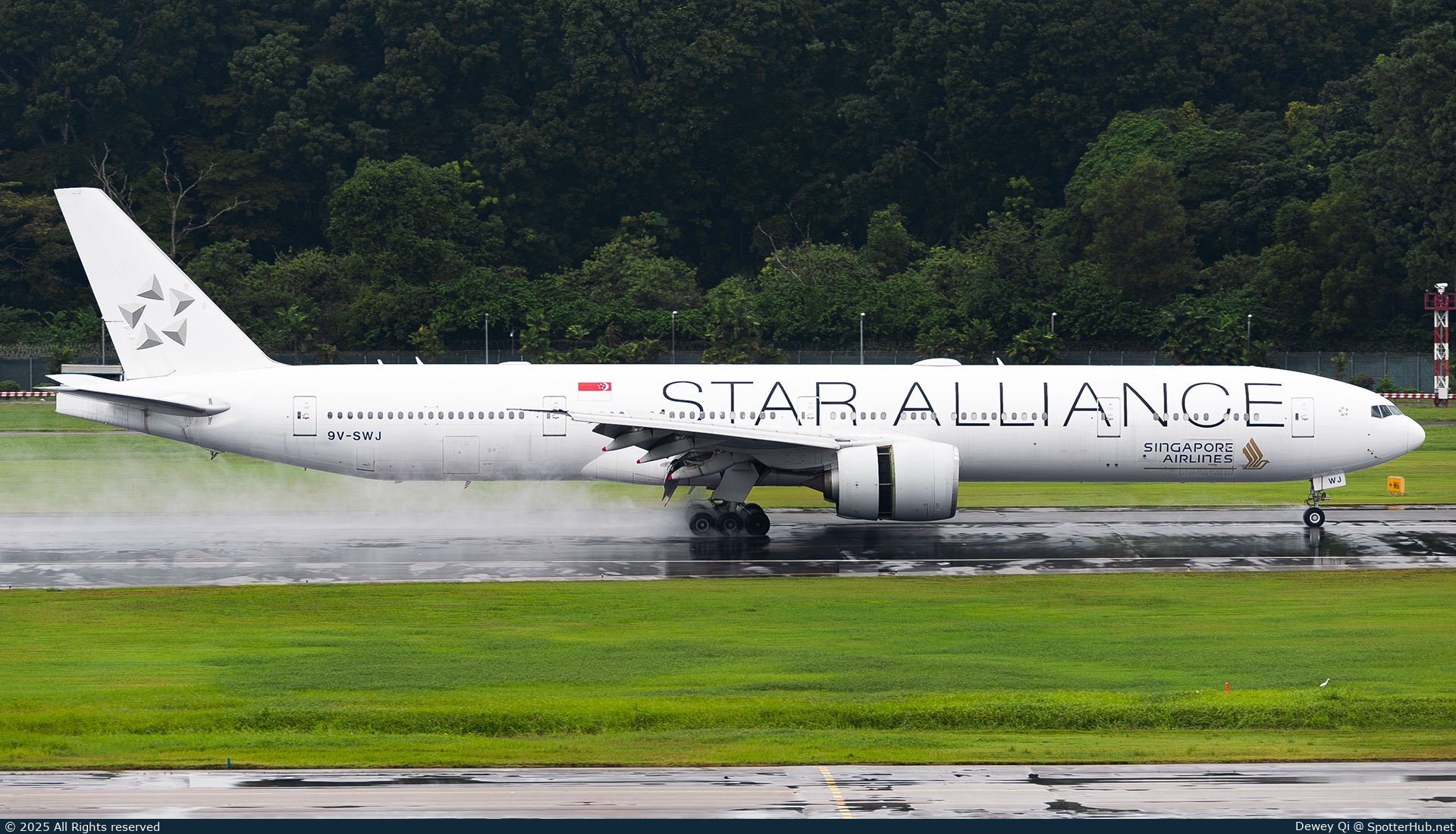 Photo of 9V-SWJ - Boeing 777-312(ER) operated by Singapore Airlines