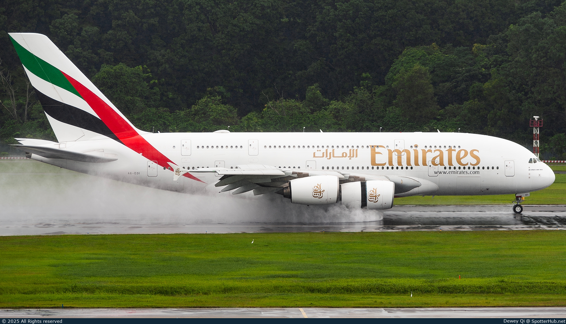Photo of A6-EOI - Airbus A380-861 operated by Emirates