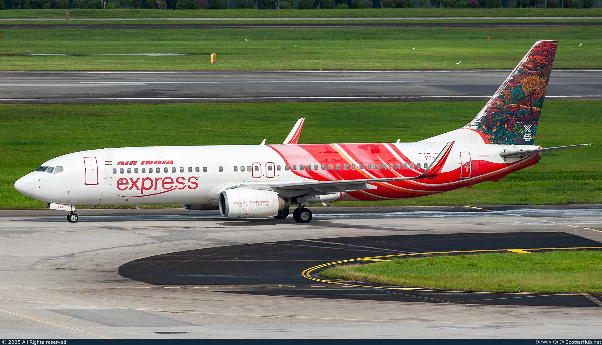 Photo of VT-AXN - Boeing 737-8HG operated by Air India Express