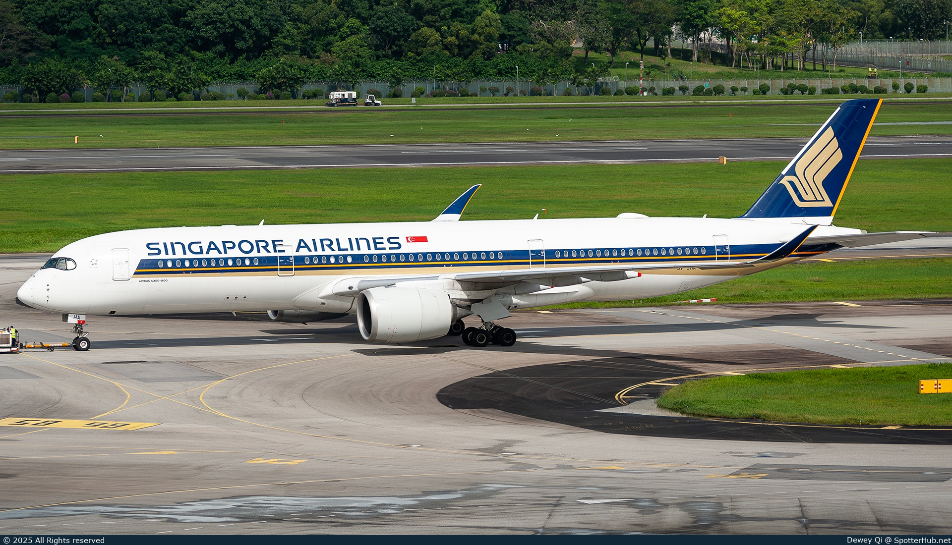 Photo of 9V-SHA - Airbus A350-941 operated by Singapore Airlines