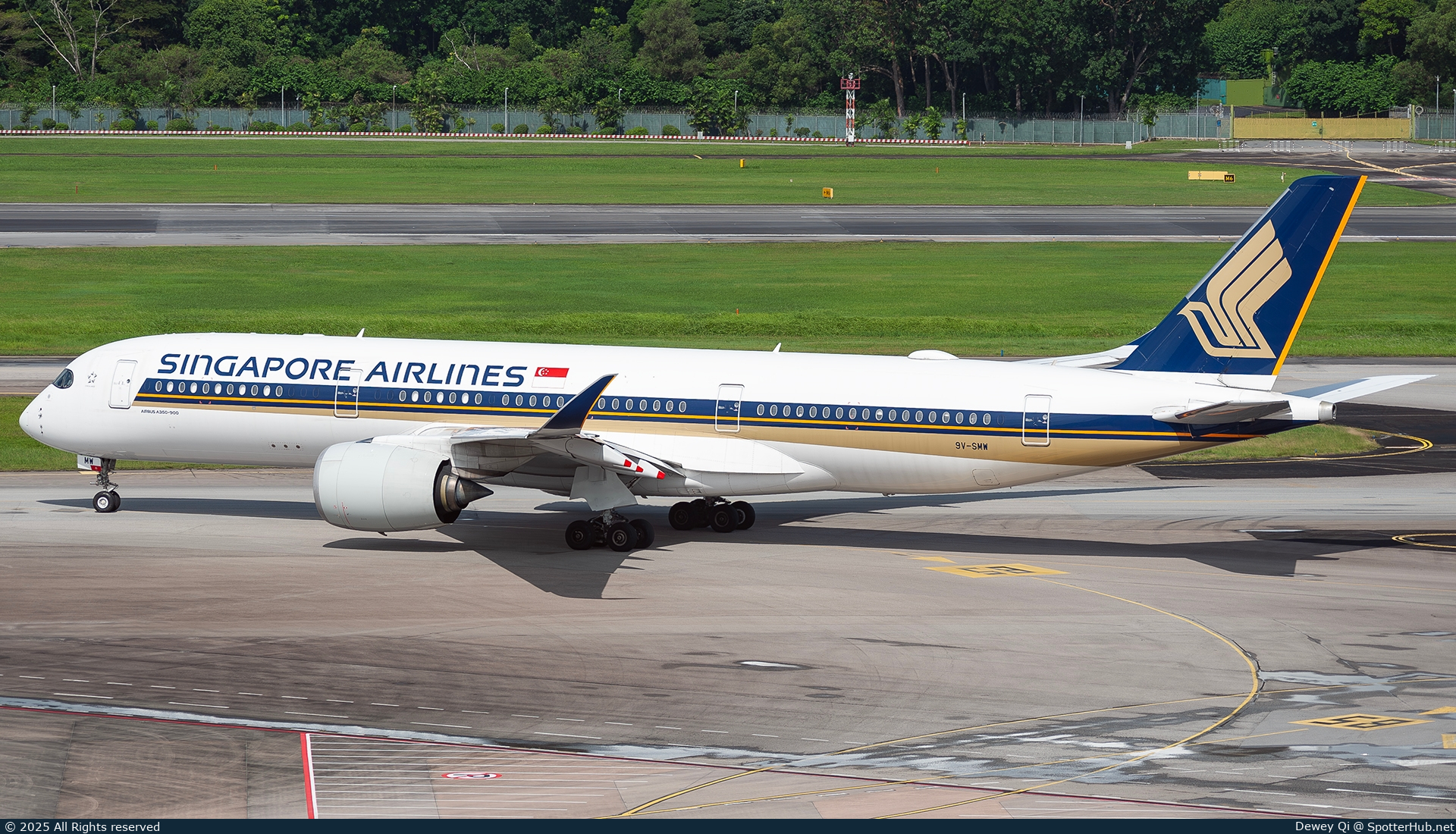 Photo of 9V-SMW - Airbus A350-941 operated by Singapore Airlines