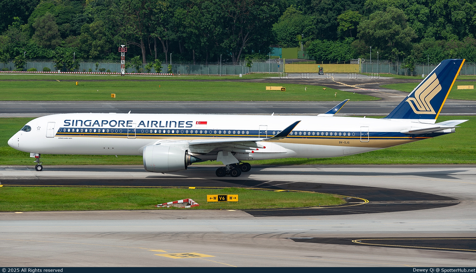Photo of 9V-SJG - Airbus A350-941 operated by Singapore Airlines
