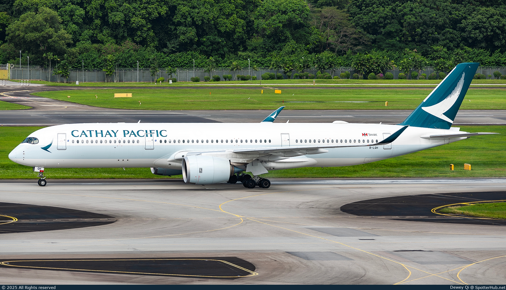 Photo of B-LQH - Airbus A350-941 operated by Cathay Pacific Airways