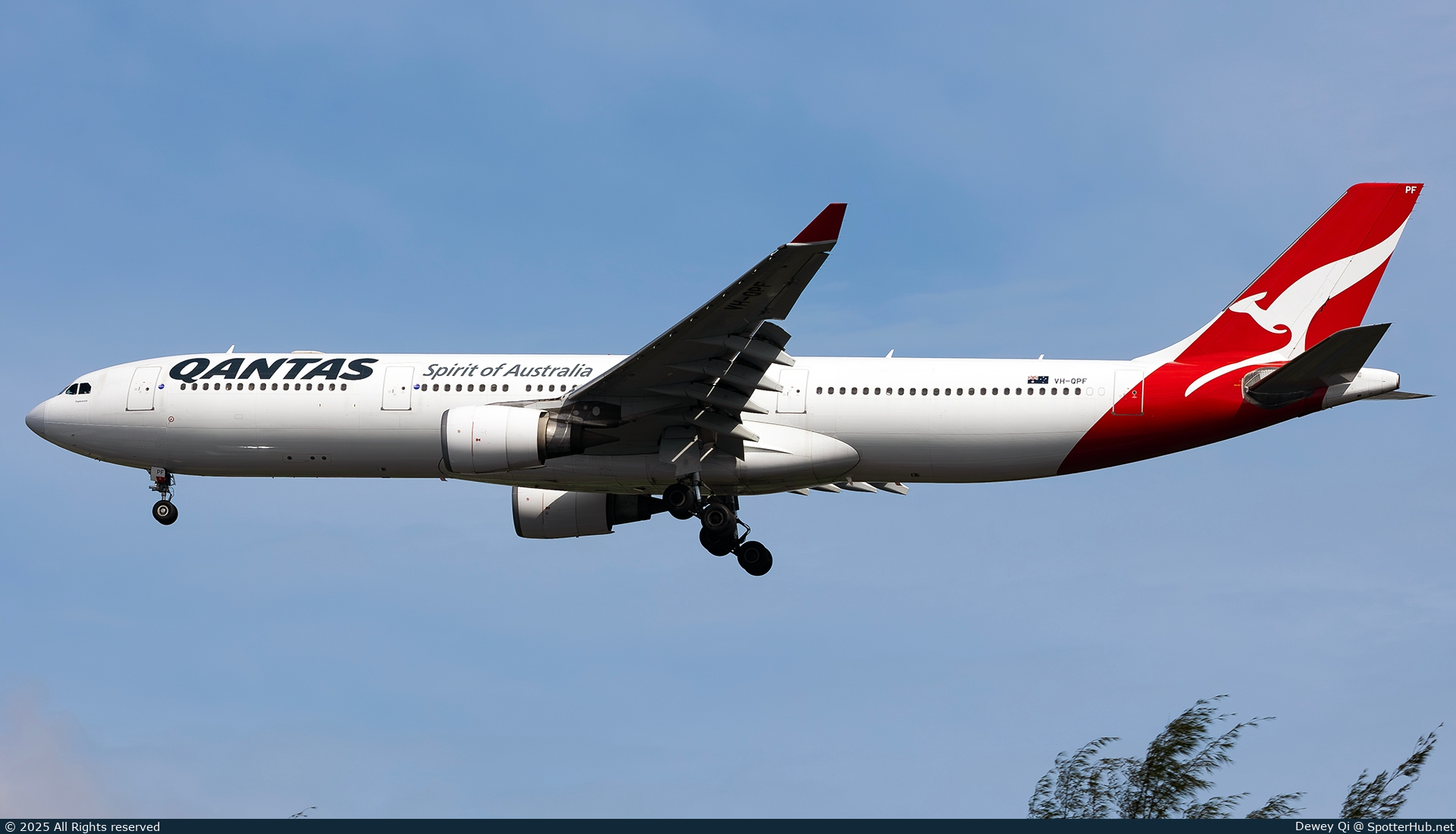 Photo of VH-QPF - Airbus A330-303 operated by Qantas