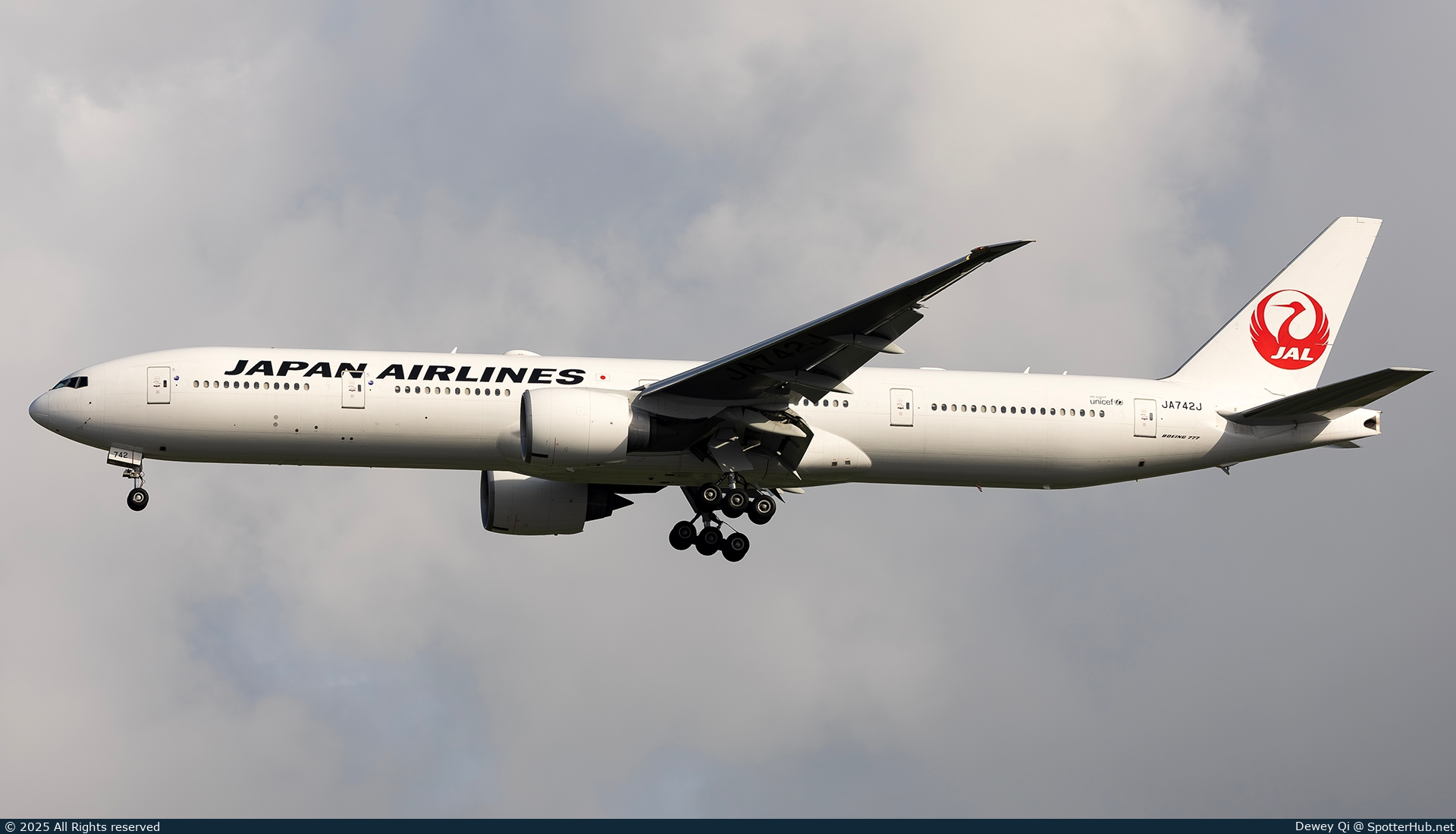 Photo of JA742J - Boeing 777-346(ER) operated by Japan Airlines