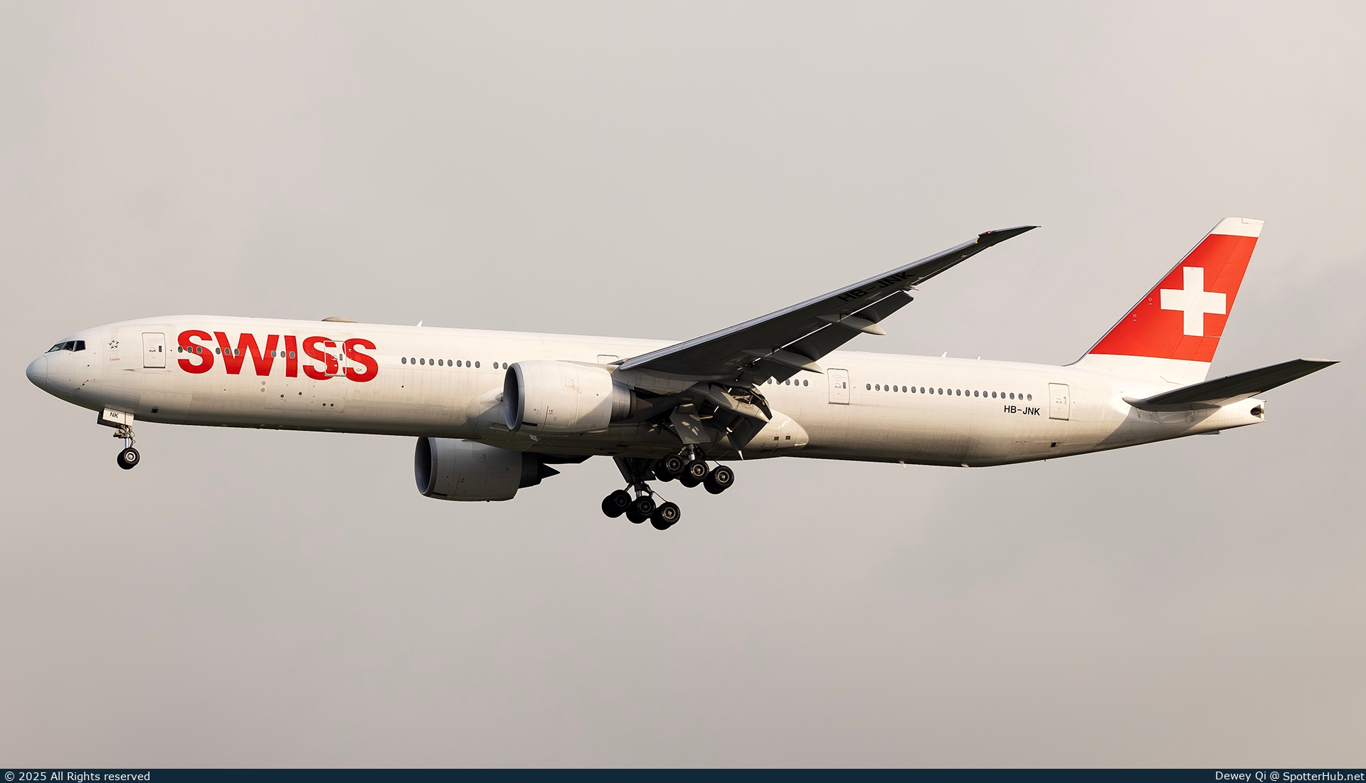 Photo of HB-JNK - Boeing 777-3DE(ER) operated by Swiss International Air Lines