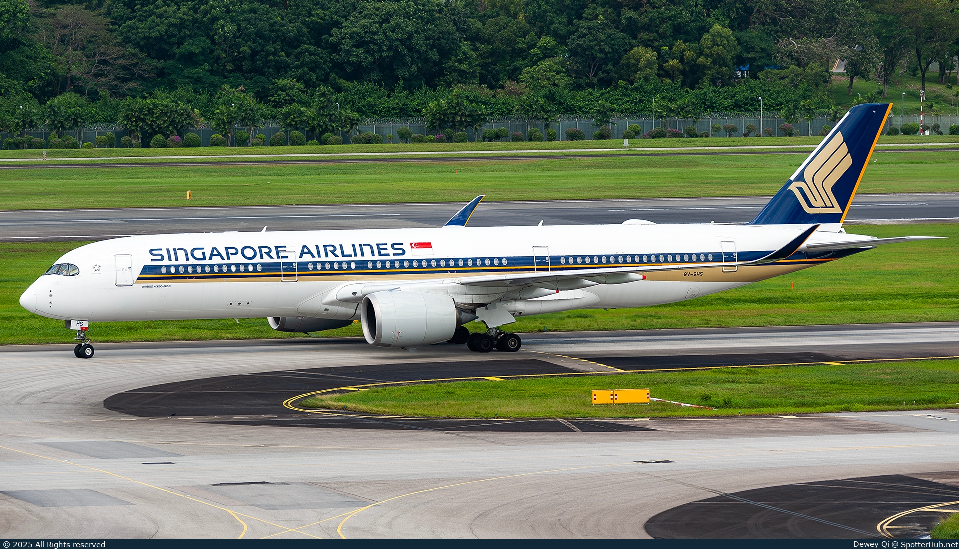 Photo of 9V-SHS - Airbus A350-941 operated by Singapore Airlines