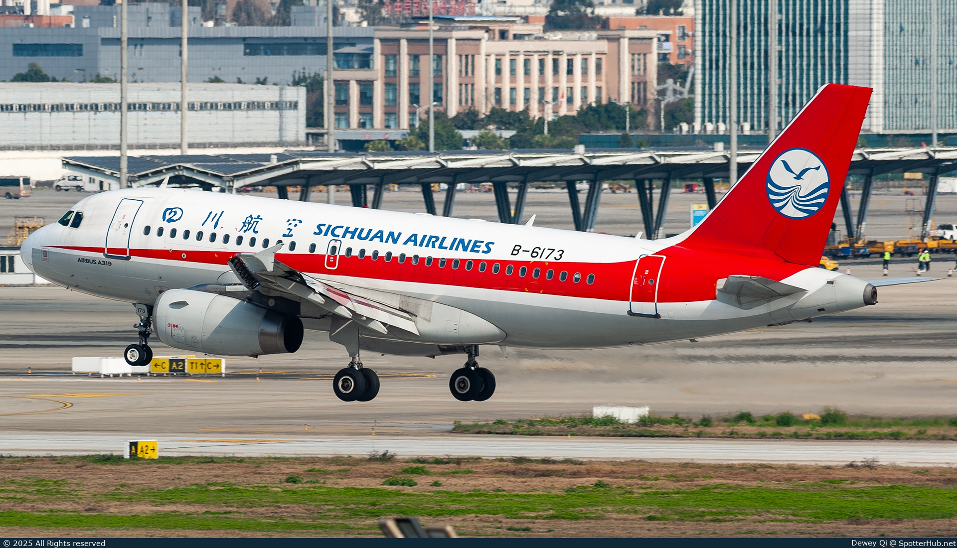 Photo of B-6173 - Airbus A319-133 operated by Sichuan Airlines