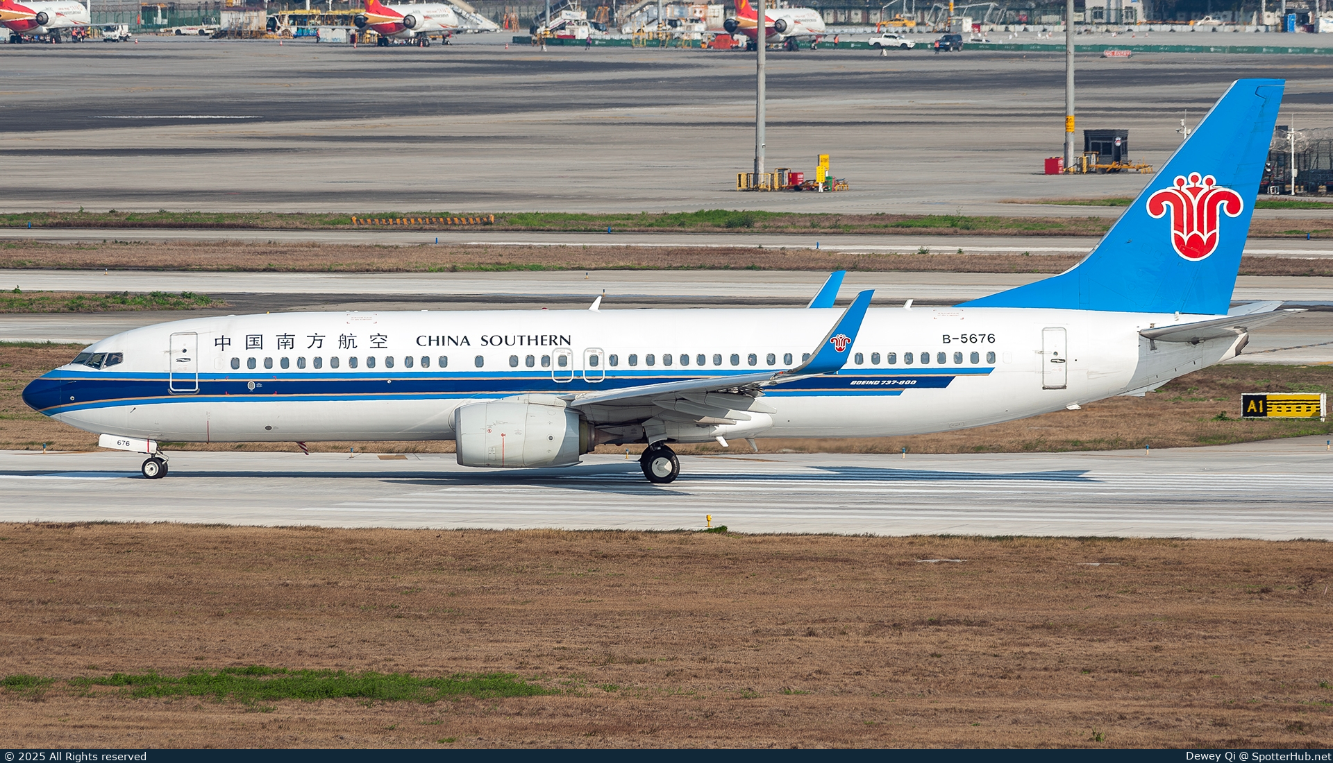 Photo of B-5676 - Boeing 737-81B operated by China Southern Airlines