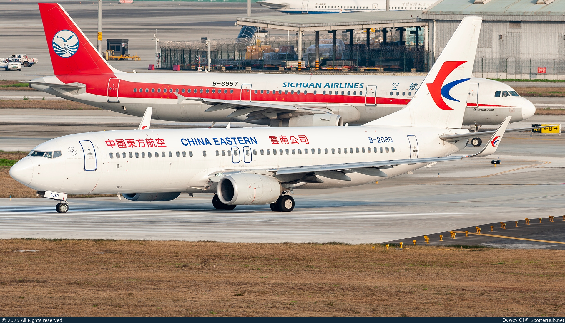 Photo of B-208D - Boeing 737-89P operated by China Eastern Airlines