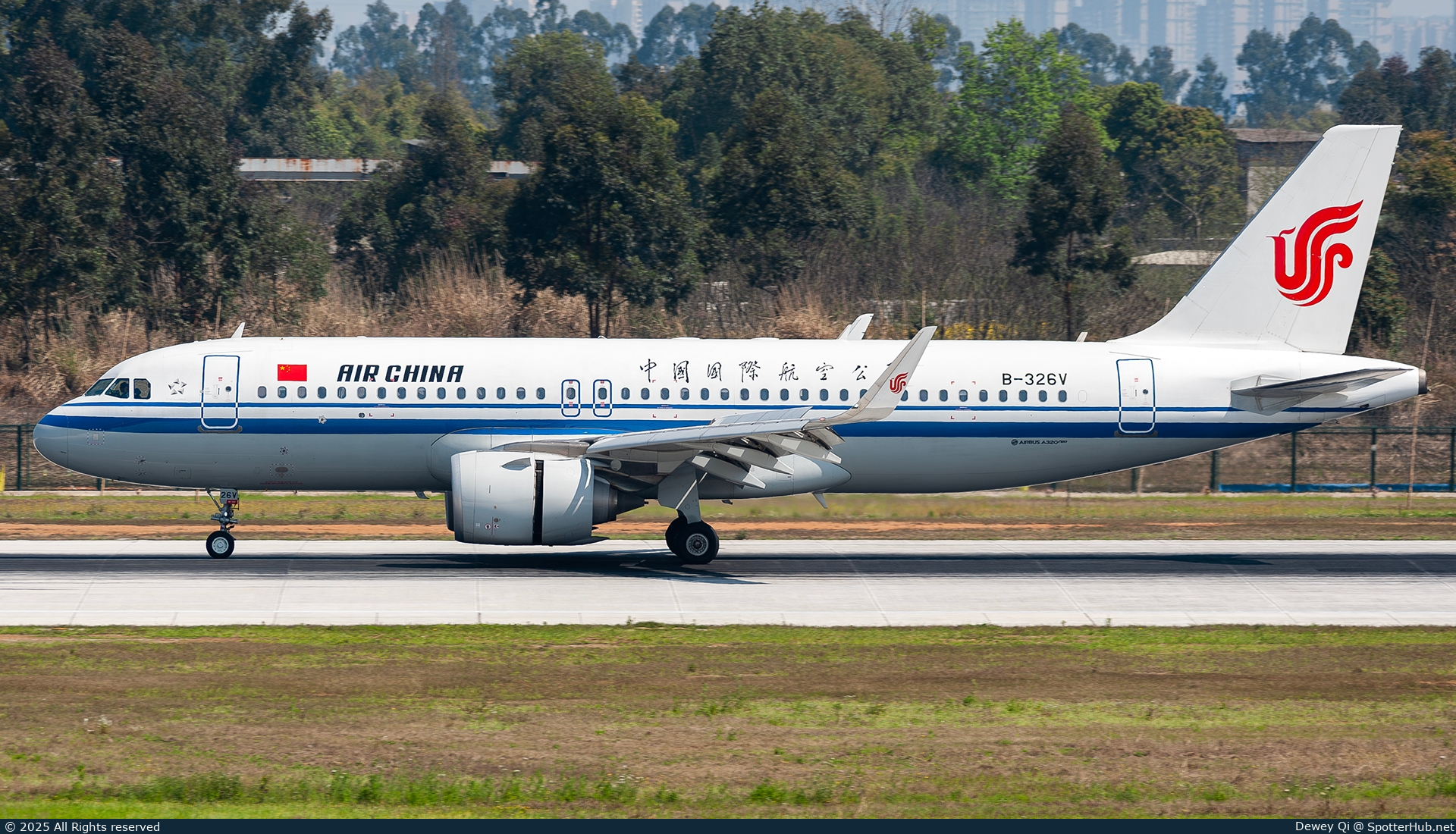Photo of B-326V - Airbus A320-251N operated by Air China