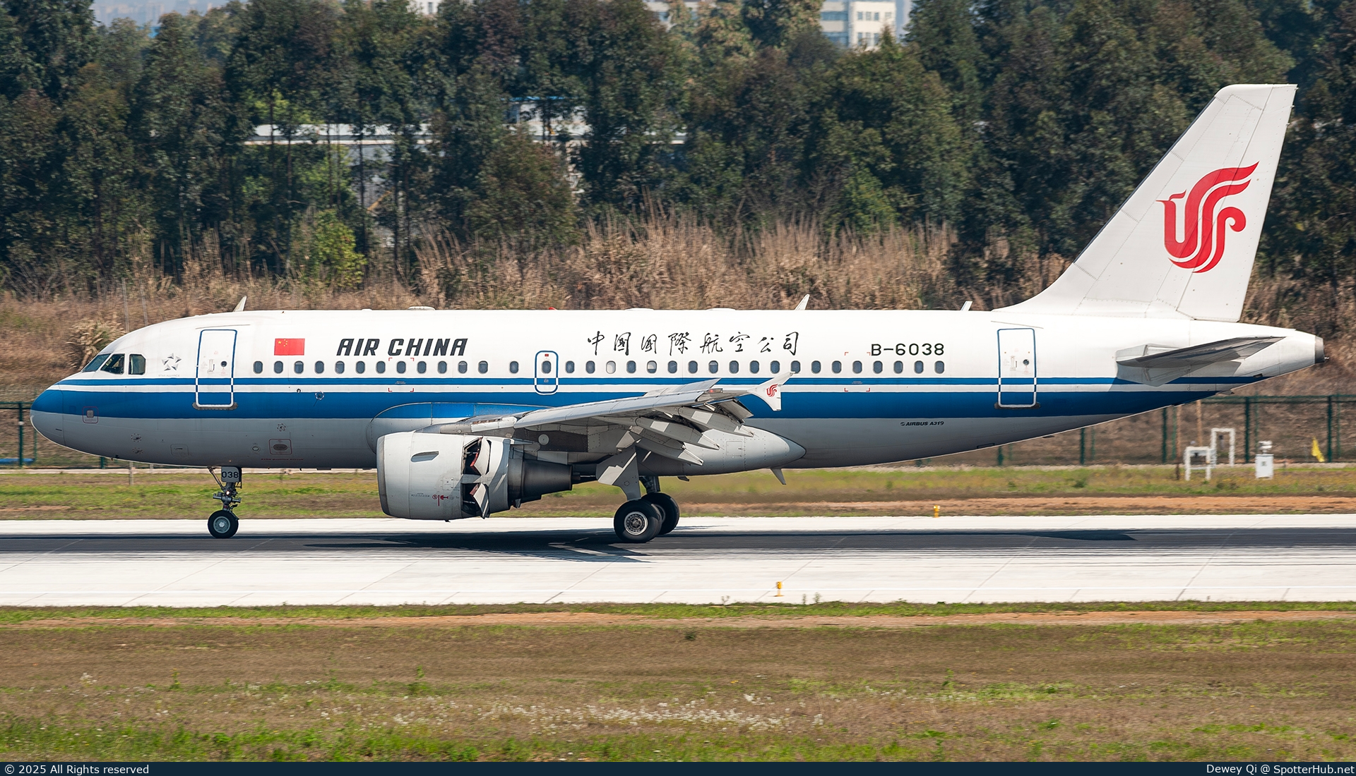 Photo of B-6038 - Airbus A319-115 operated by Air China