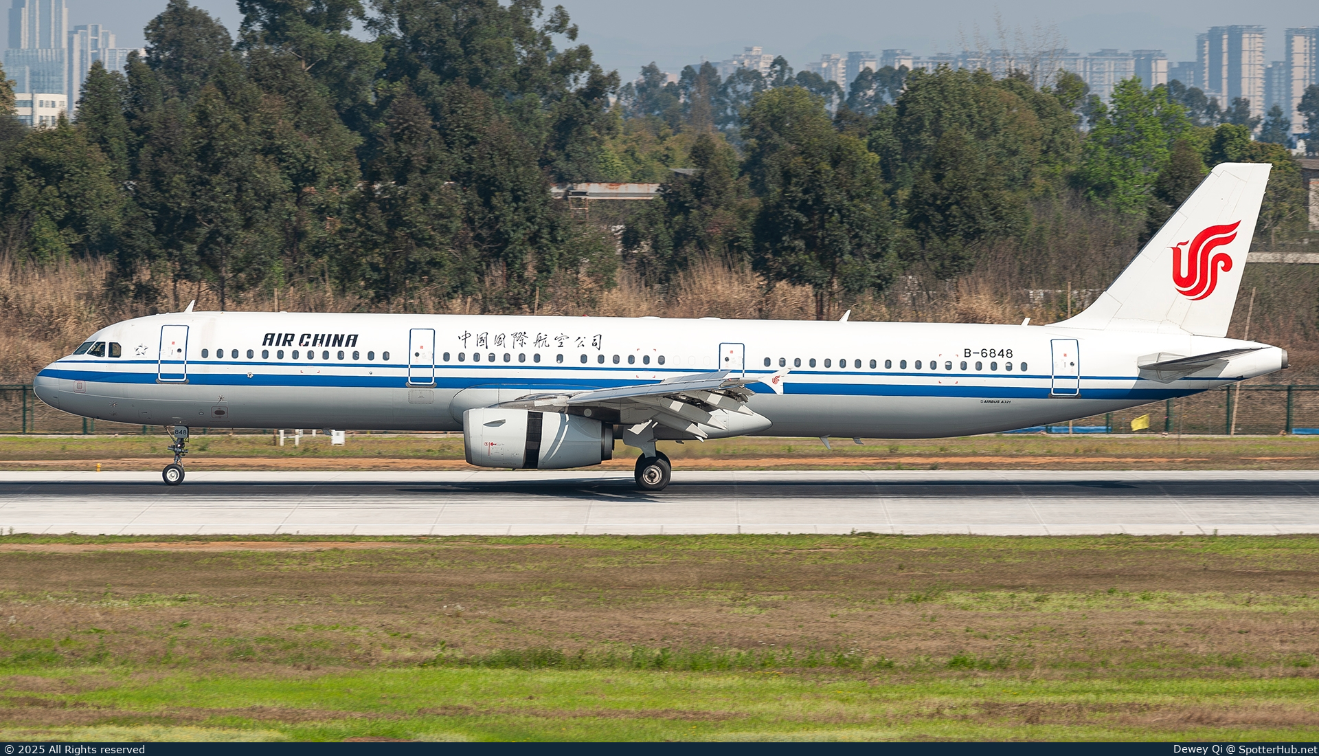 Photo of B-6848 - Airbus A321-232 operated by Air China