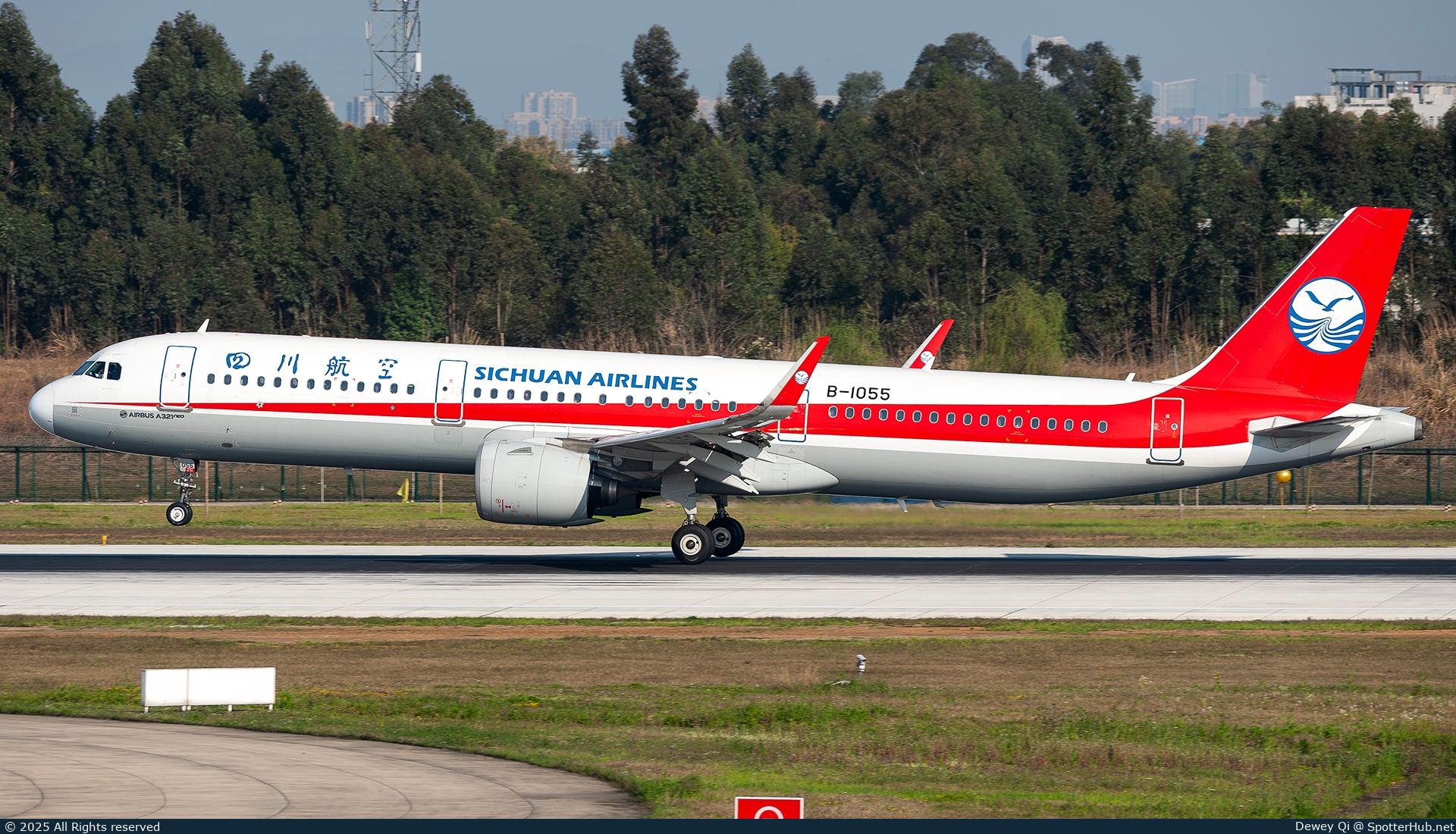 Photo of B-1055 - Airbus A321-271N operated by Sichuan Airlines