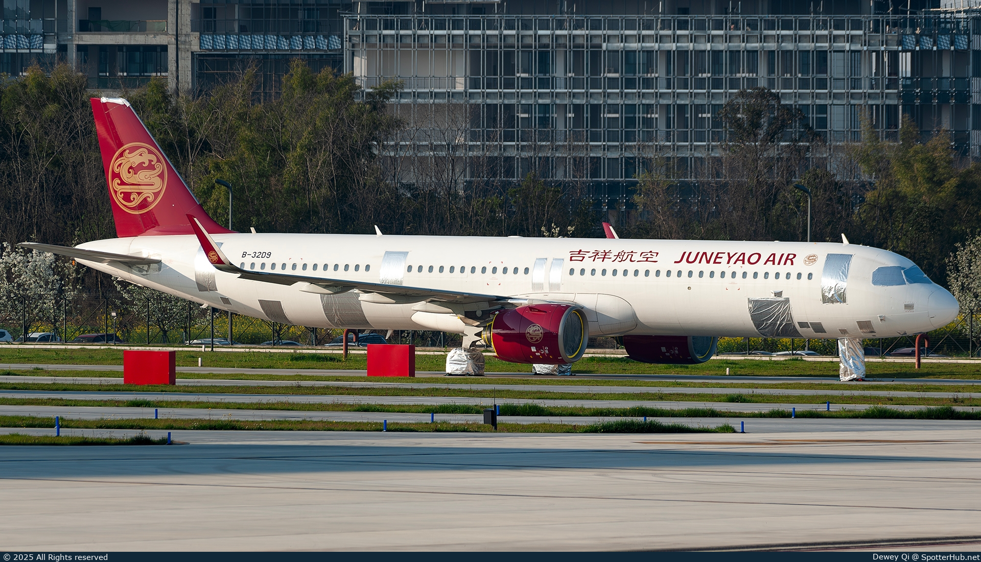 Photo of B-32D9 - Airbus A321-271NX operated by Juneyao Air