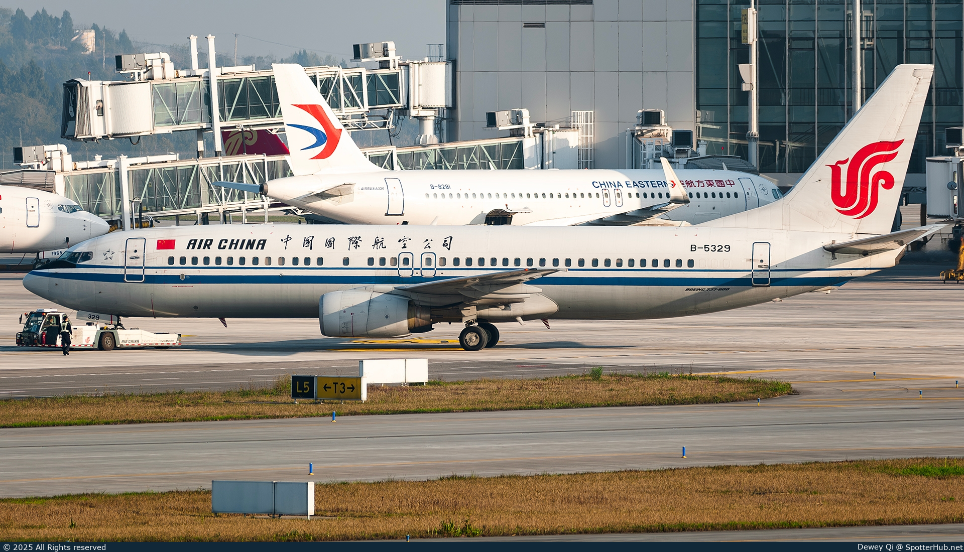 Photo of B-5329 - Boeing 737-86N operated by Air China