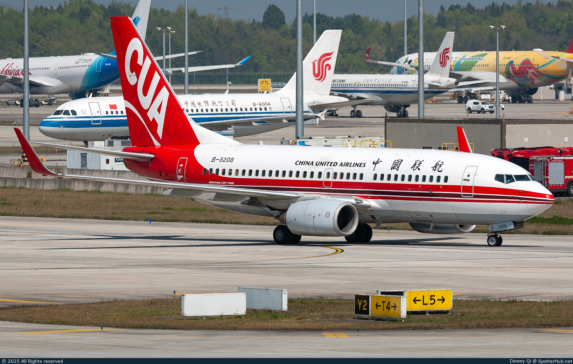 Photo of B-5208 - Boeing 737-79P operated by China United Airlines