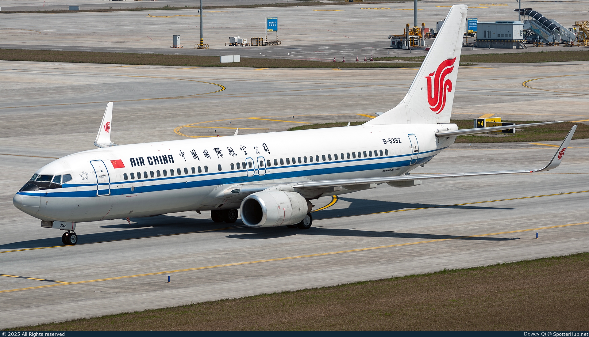 Photo of B-5392 - Boeing 737-89L operated by Air China