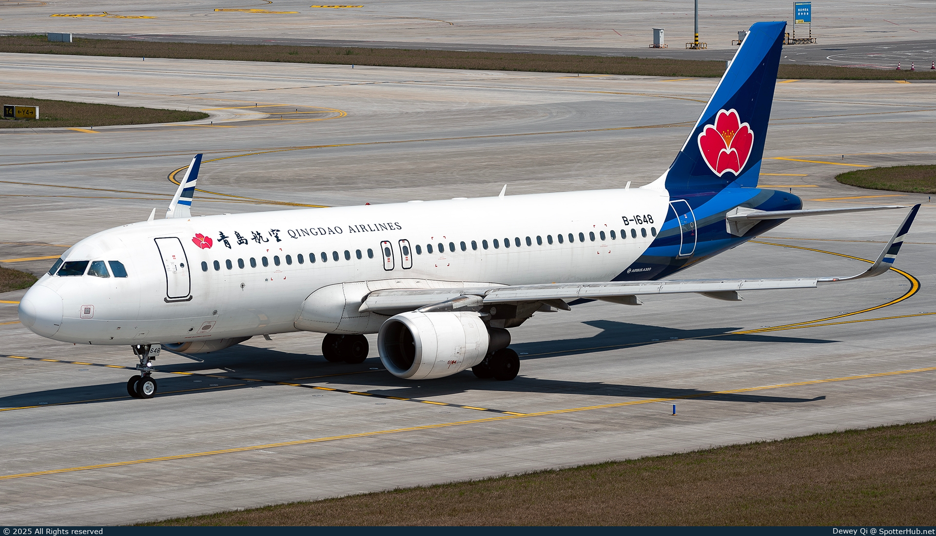 Photo of B-1648 - Airbus A320-214 operated by Qingdao Airlines