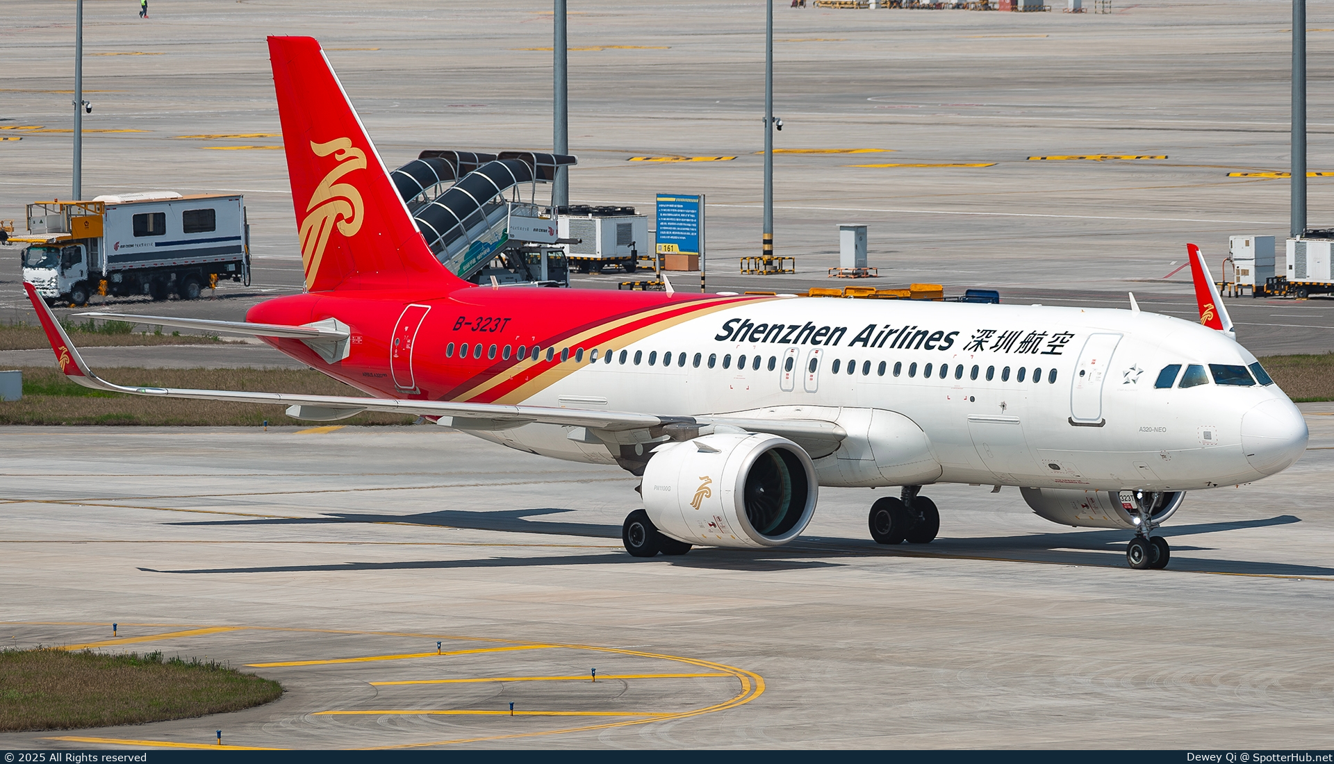 Photo of B-323T - Airbus A320-271N operated by Shenzhen Airlines