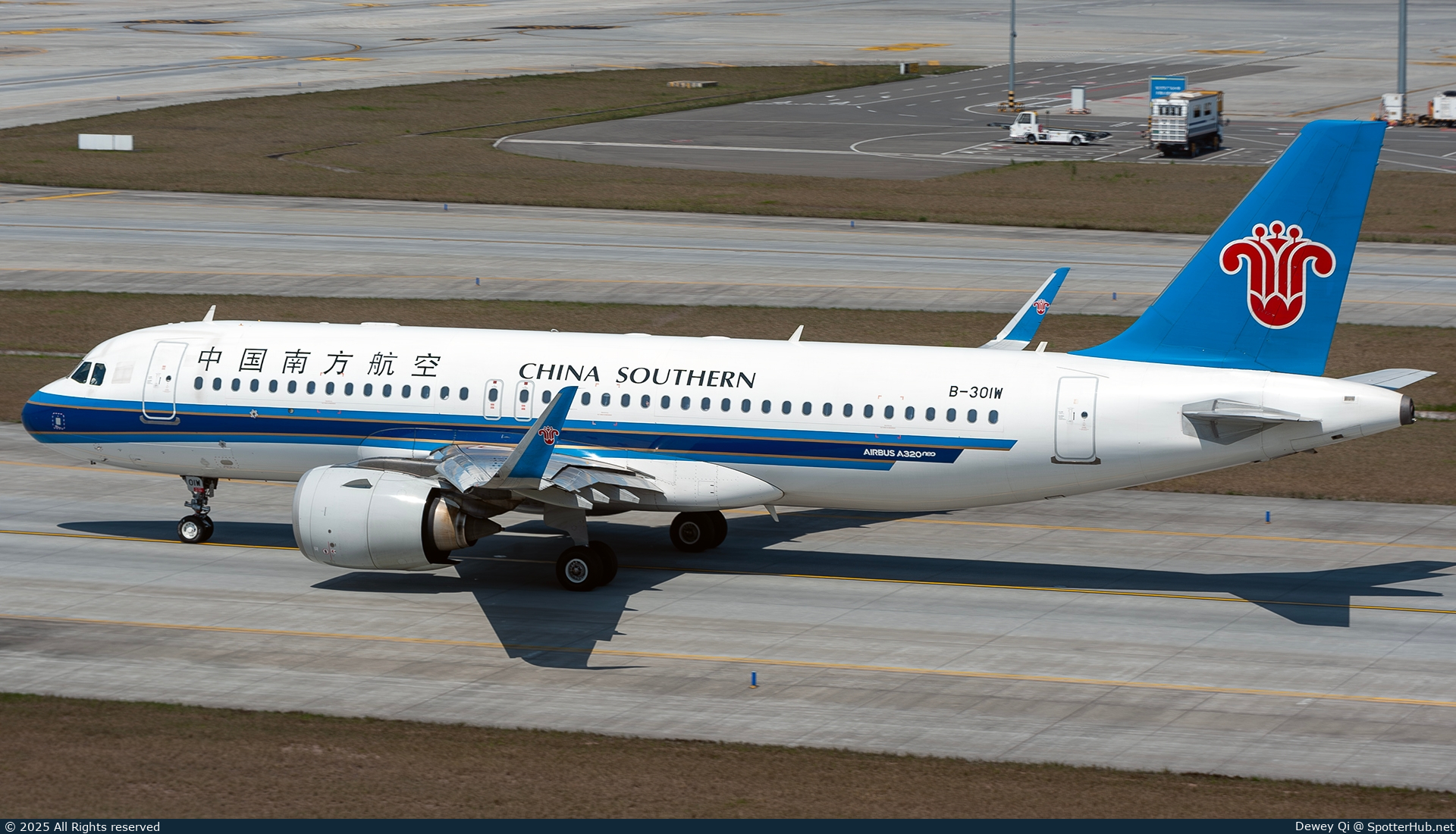 Photo of B-301W - Airbus A320-251N operated by China Southern Airlines