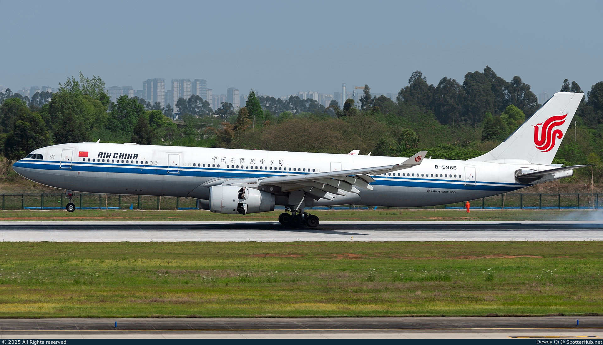 Photo of B-5956 - Airbus A330-343 operated by Air China