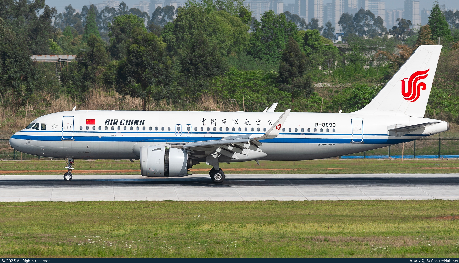 Photo of B-8890 - Airbus A320-271N operated by Air China