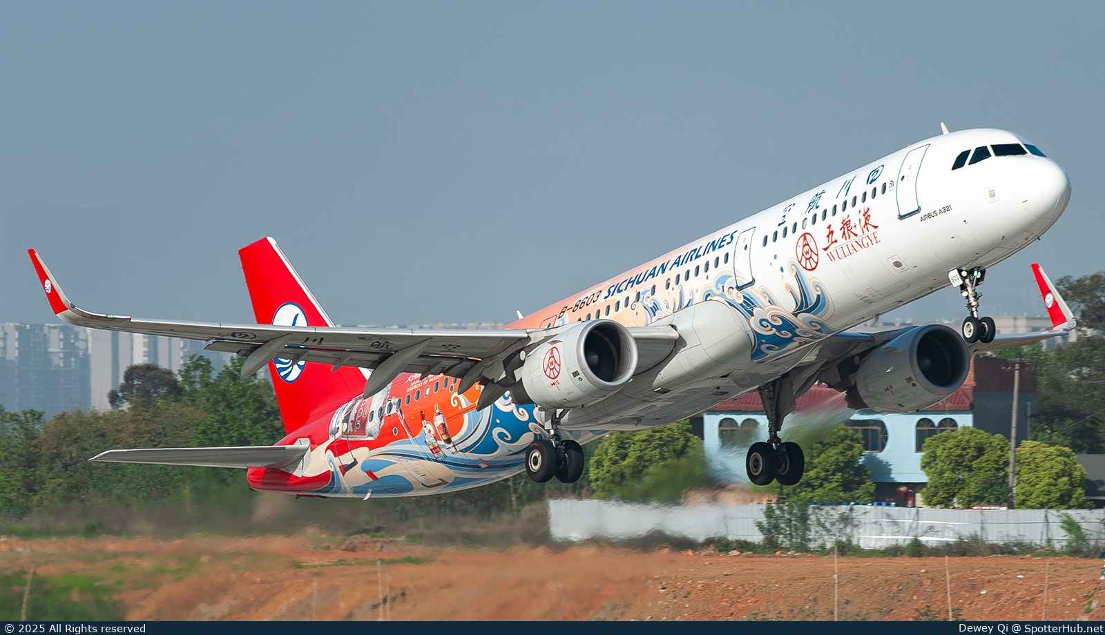 Photo of B-8603 - Airbus A321-211 operated by Sichuan Airlines