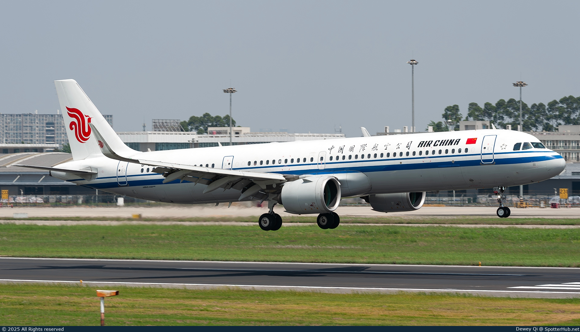 Photo of B-30FY - Airbus A321-272NX operated by Air China