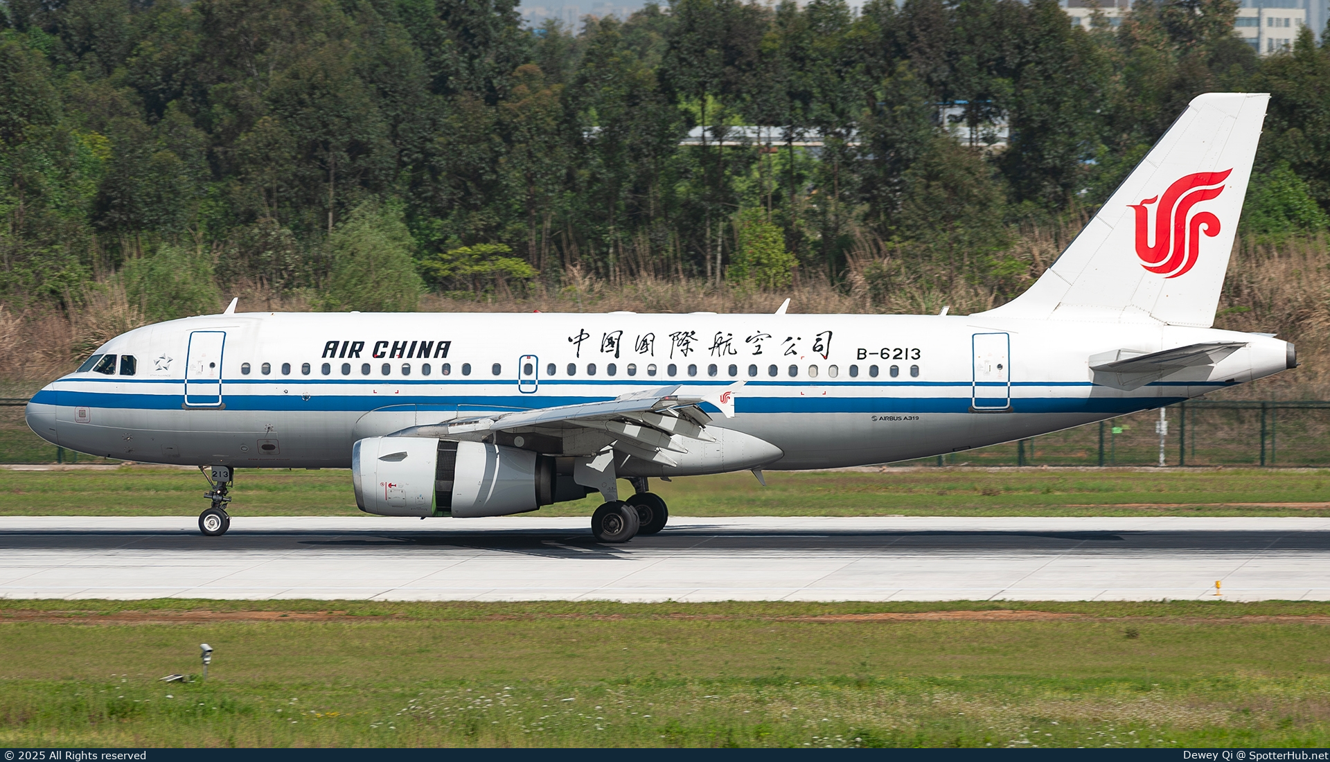 Photo of B-6213 - Airbus A319-131 operated by Air China