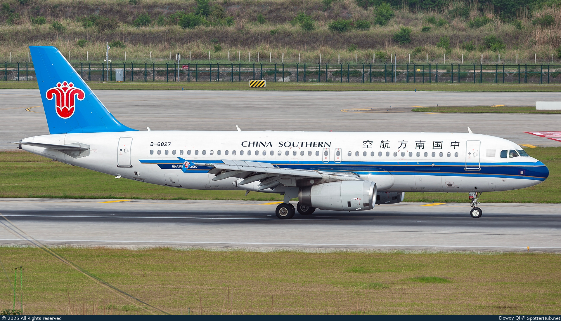 Photo of B-6827 - Airbus A320-232 operated by China Southern Airlines